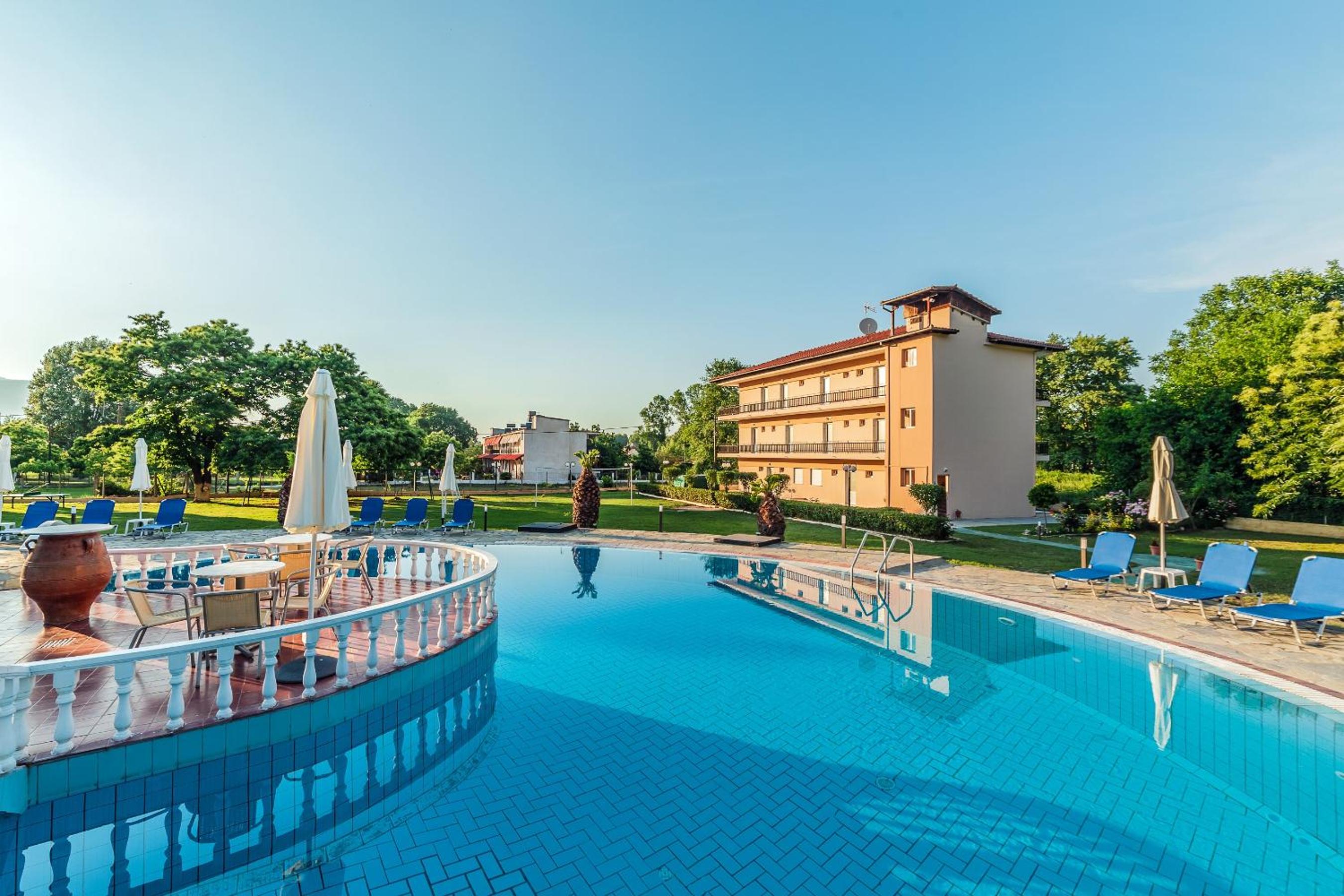 Sintrivanis Resort Beach