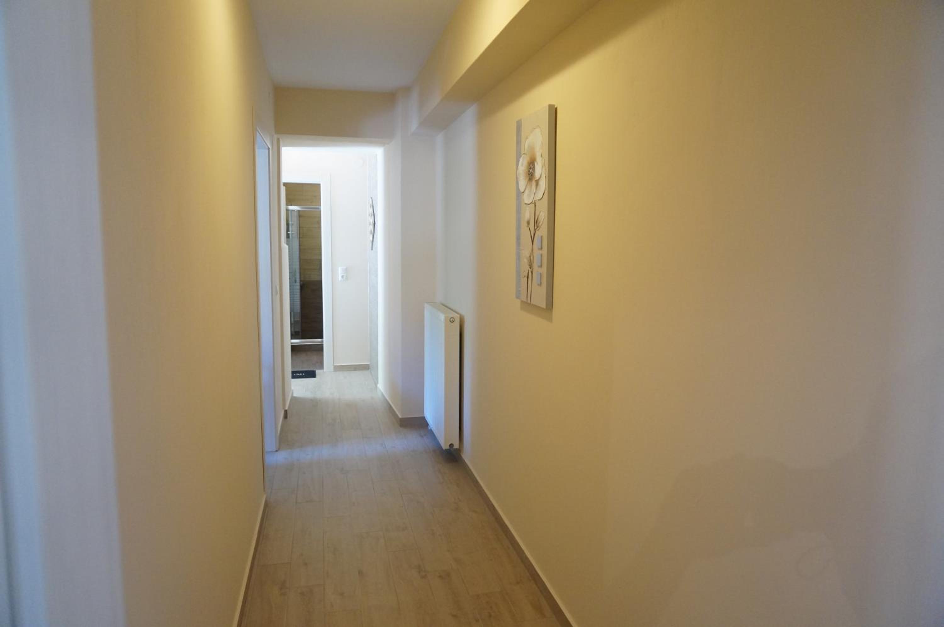 Photo 33
