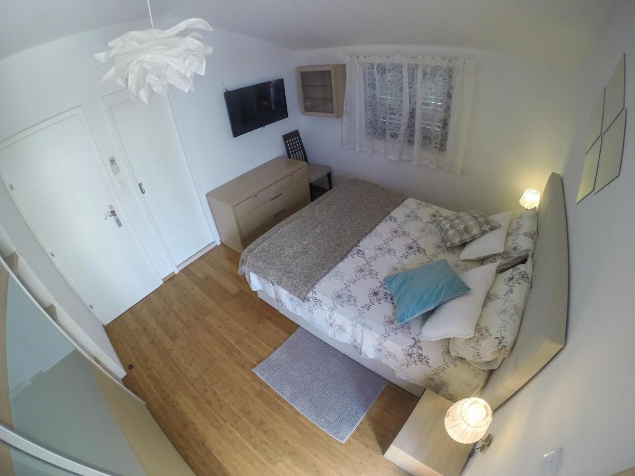 Apartment and room Sveti Jakov