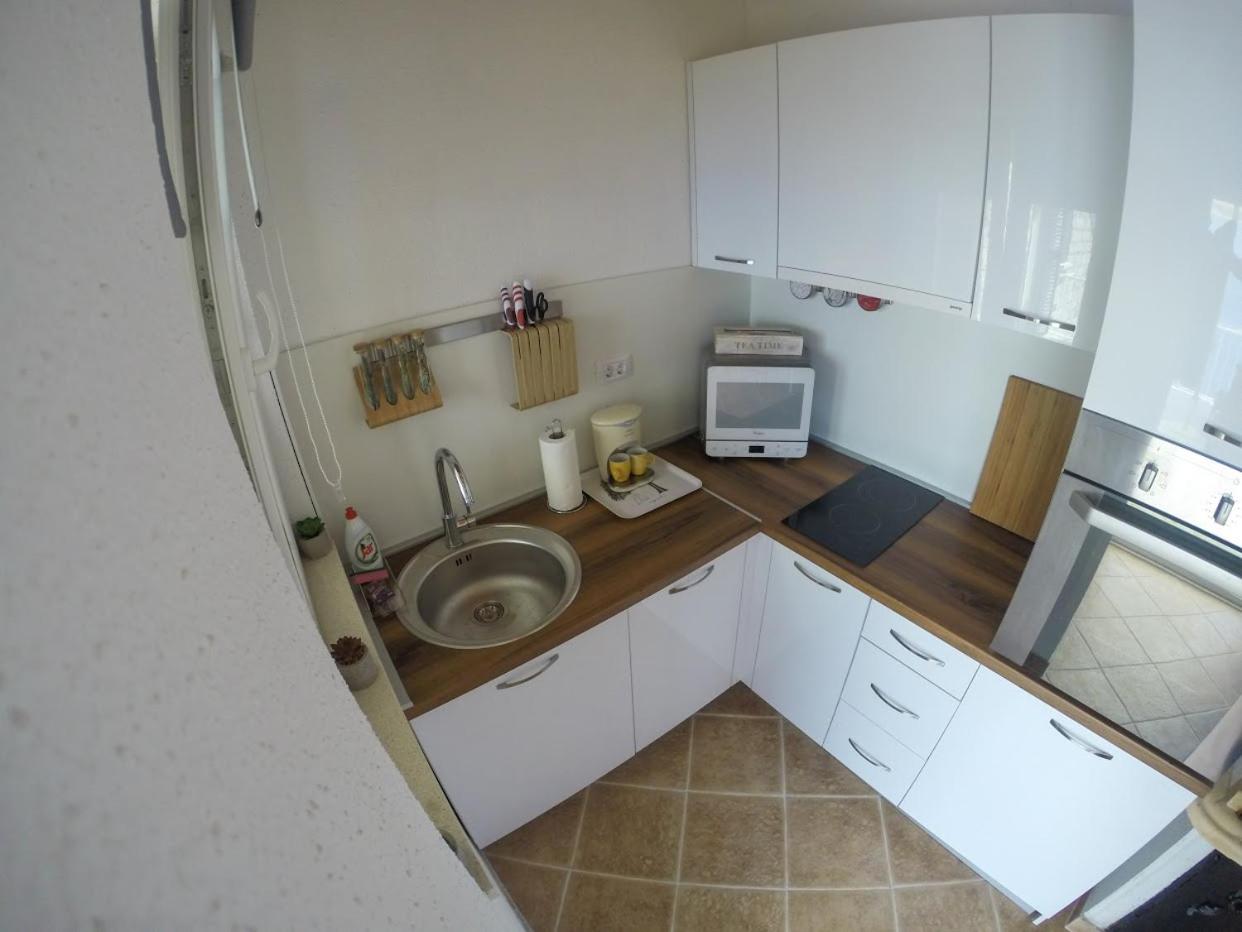 Apartment and room Sveti Jakov