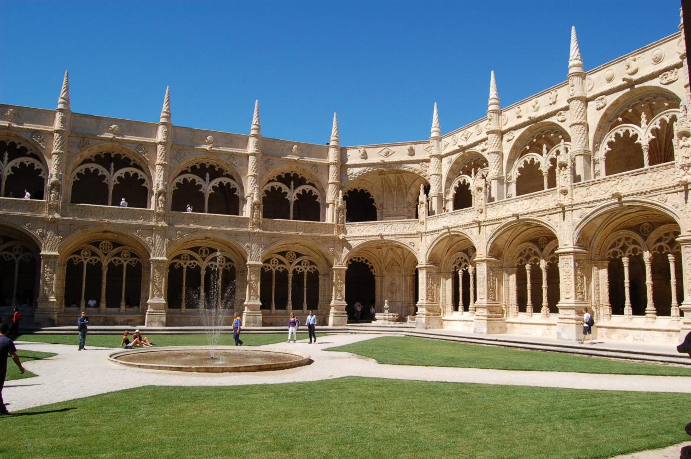 Atelier - House in Belém