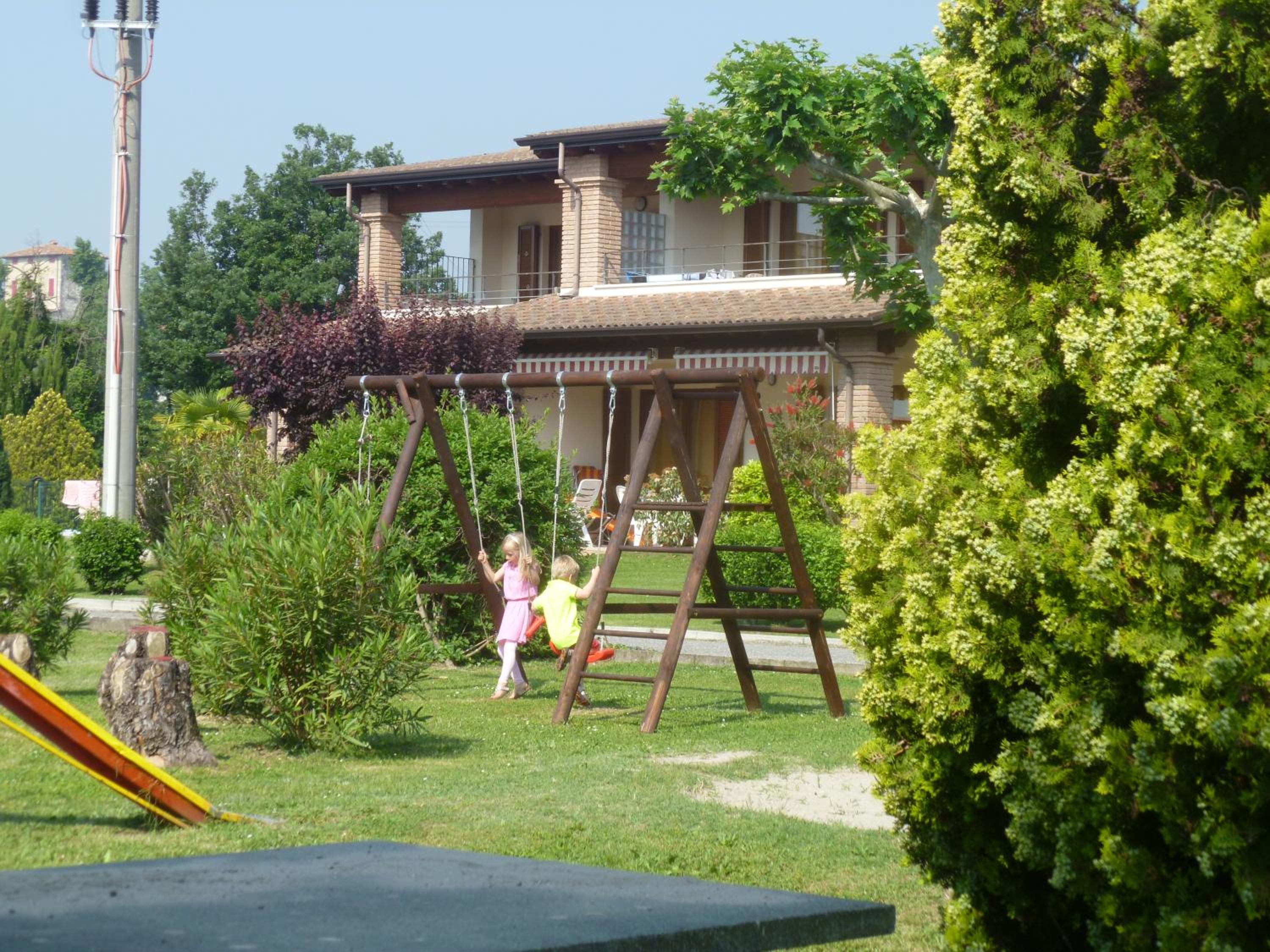 Photo 12