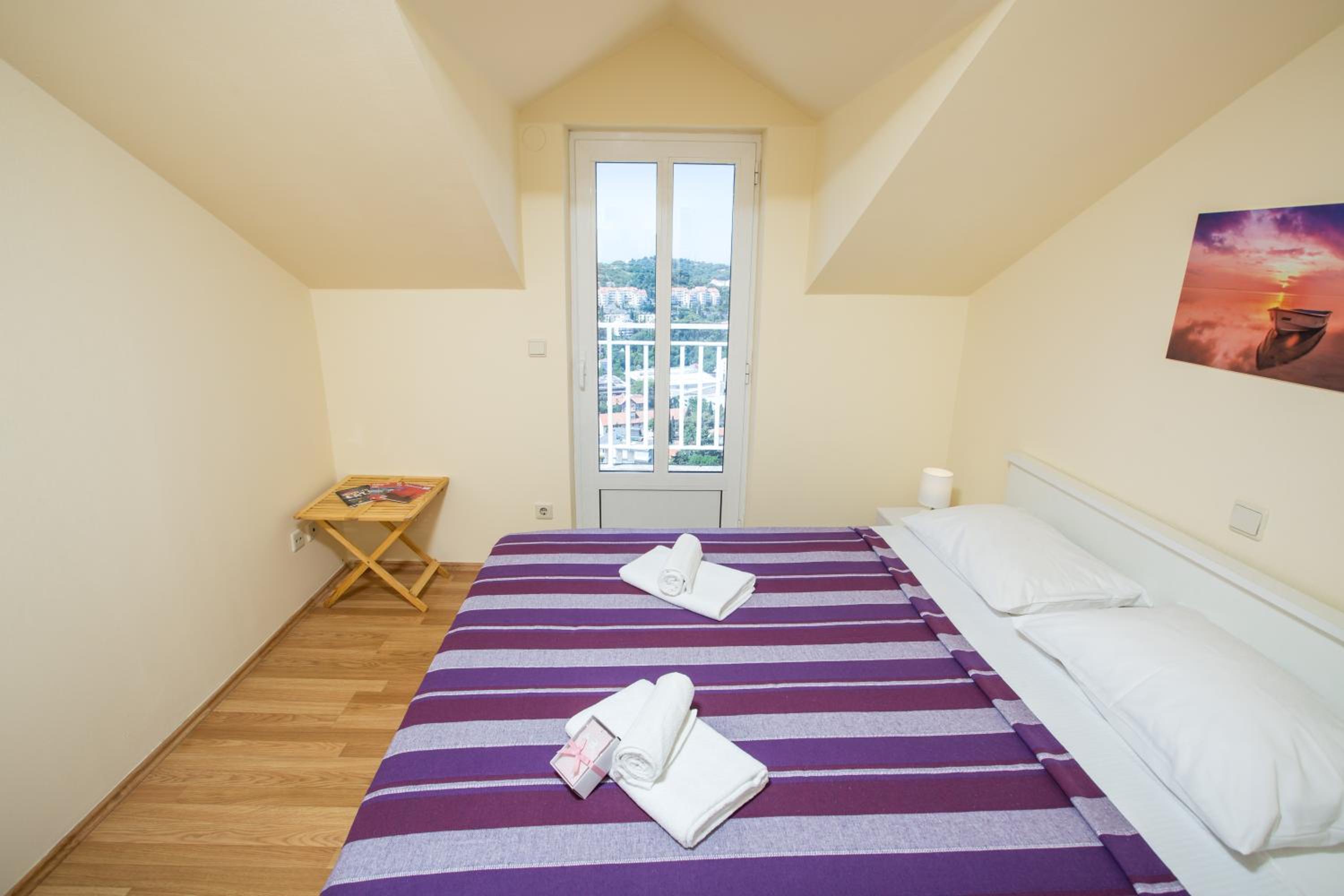 Solis Occasus Apartment