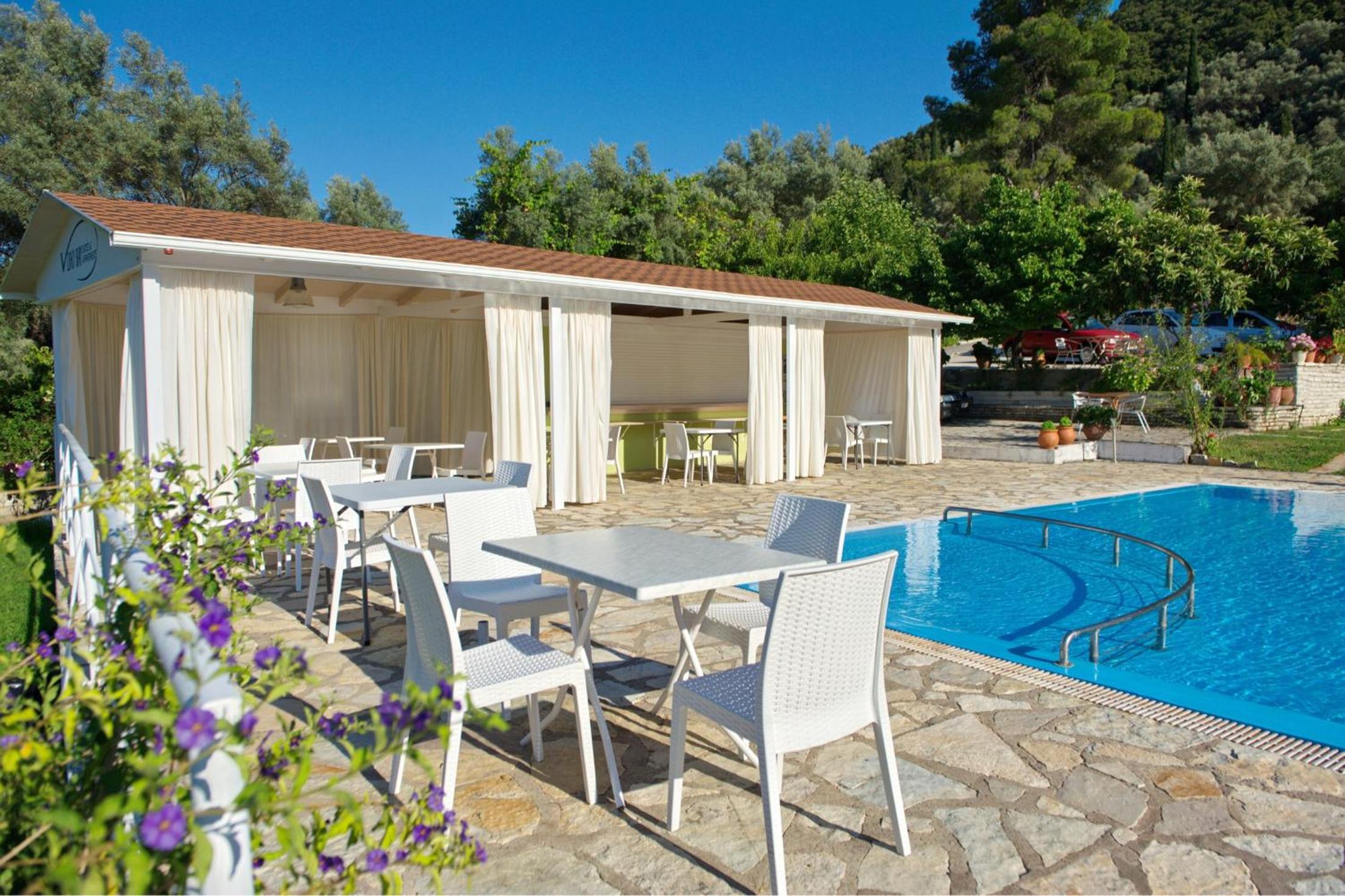 Vliho Bay Suites & Apartments