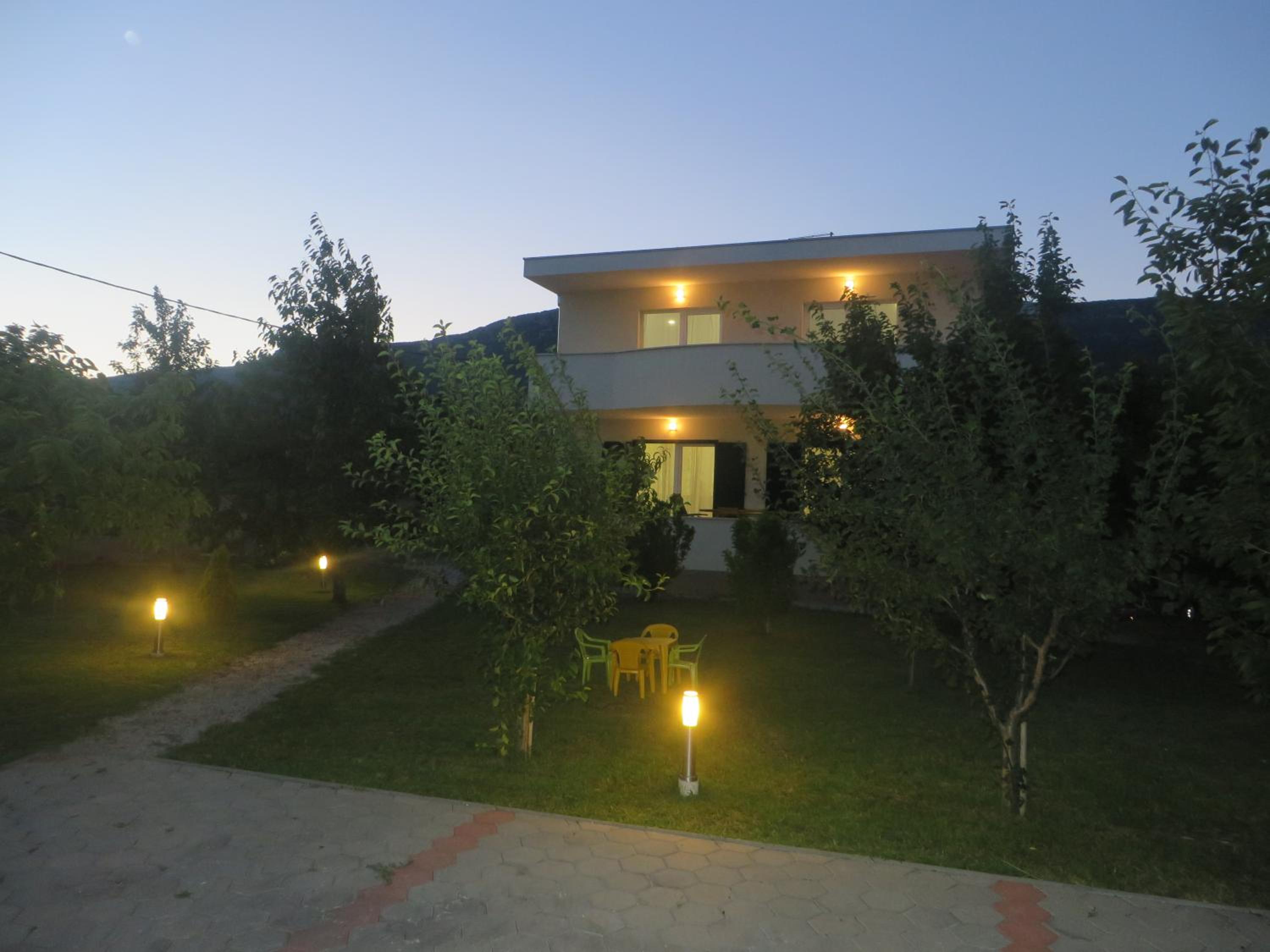 Photo 19