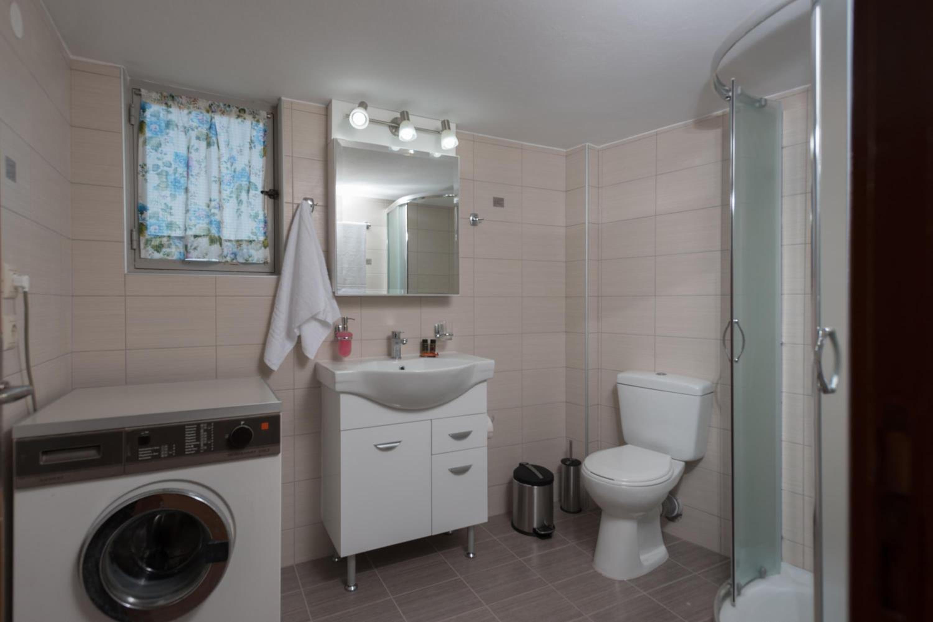 Kostas Homes