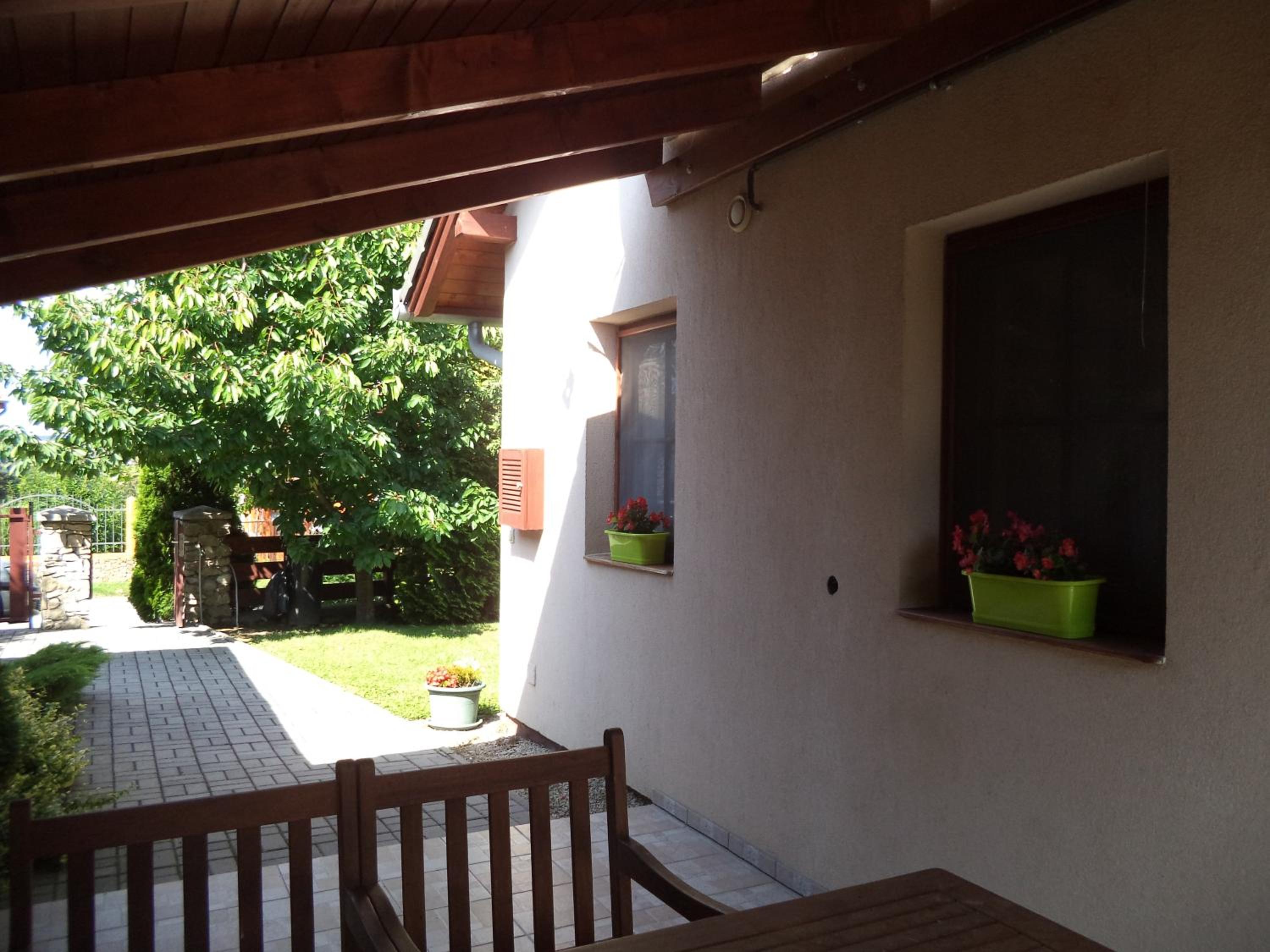 Kinga House