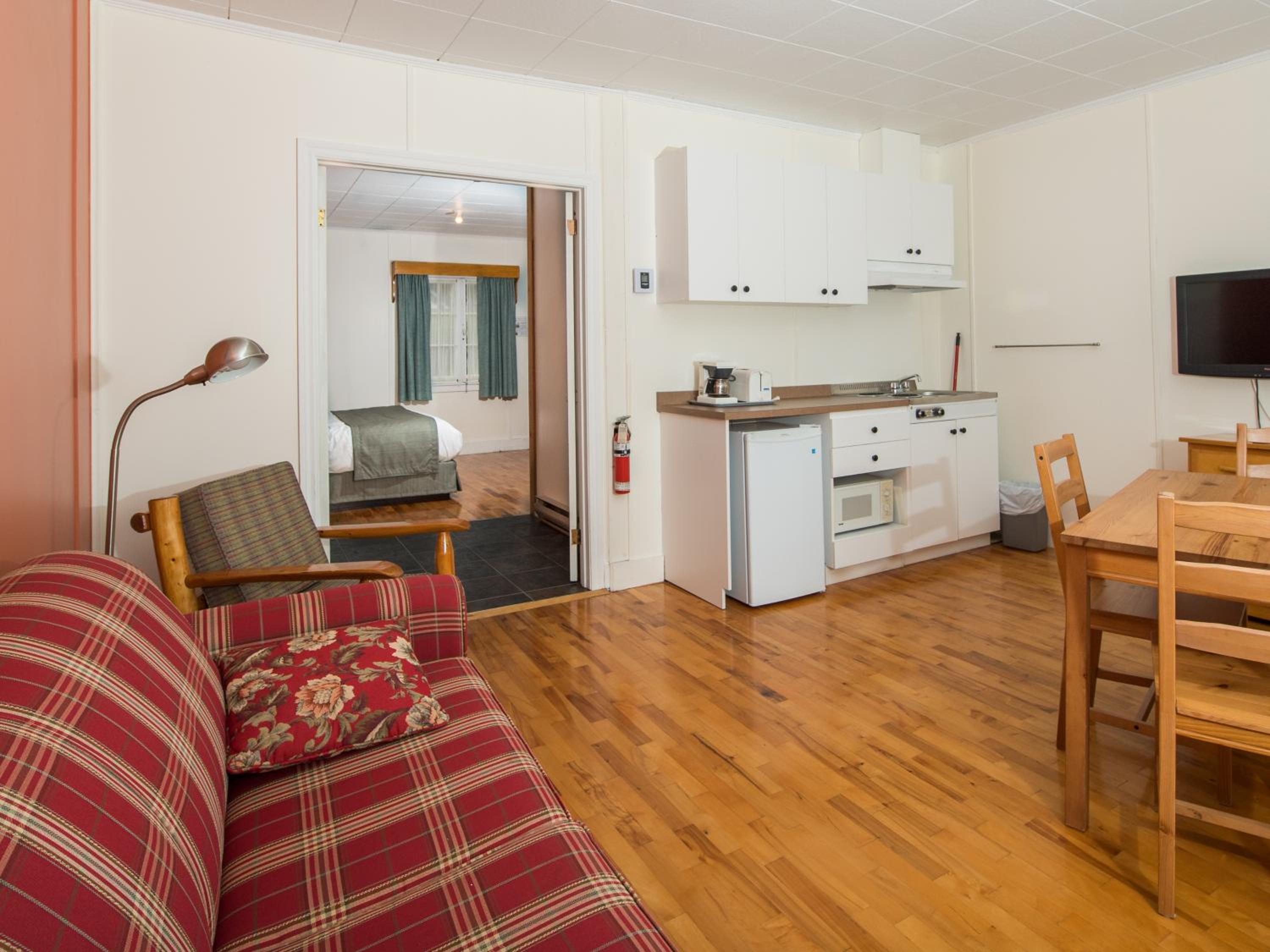 Au Pic de l'Aurore Motel-Chalets
