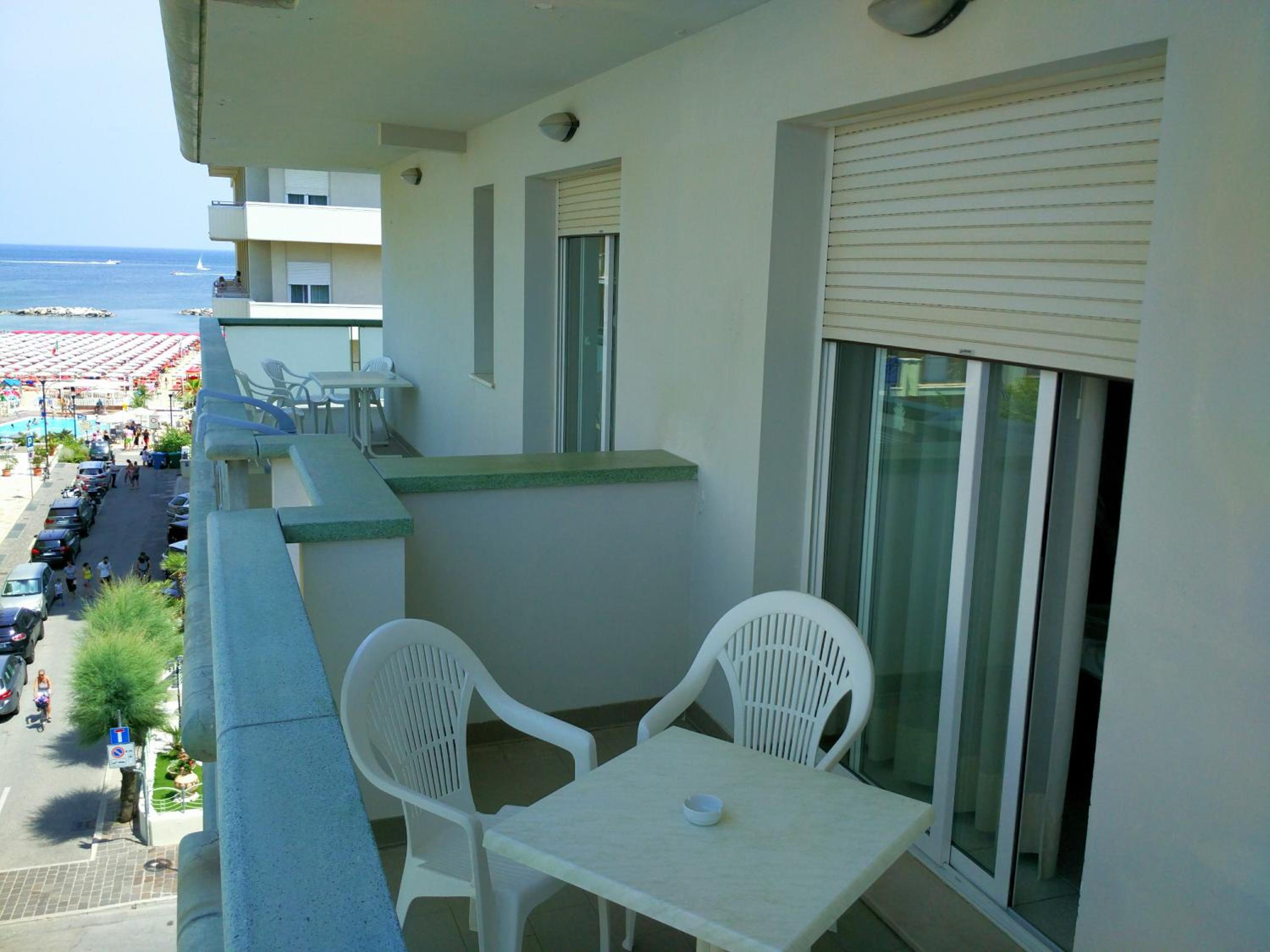 balcony