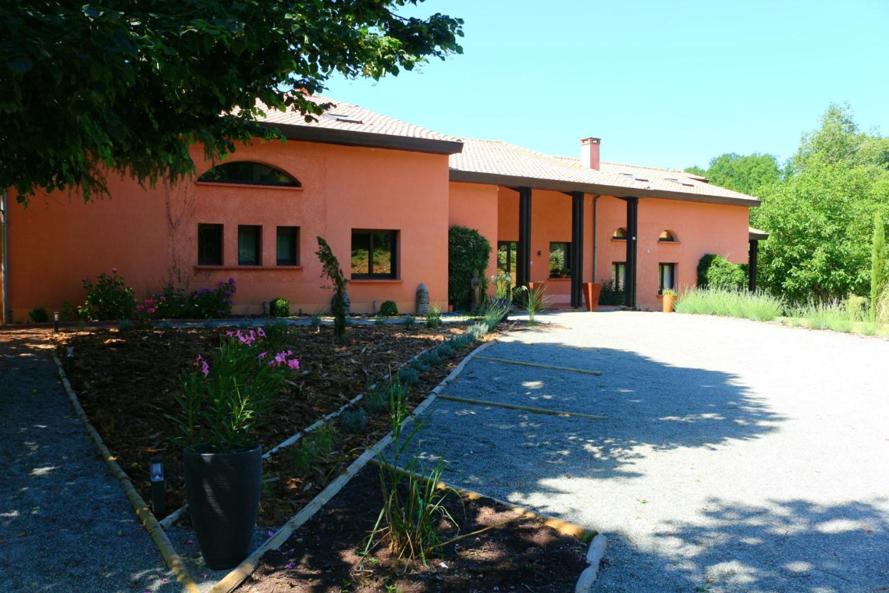 Domaine Les Causeries view 3