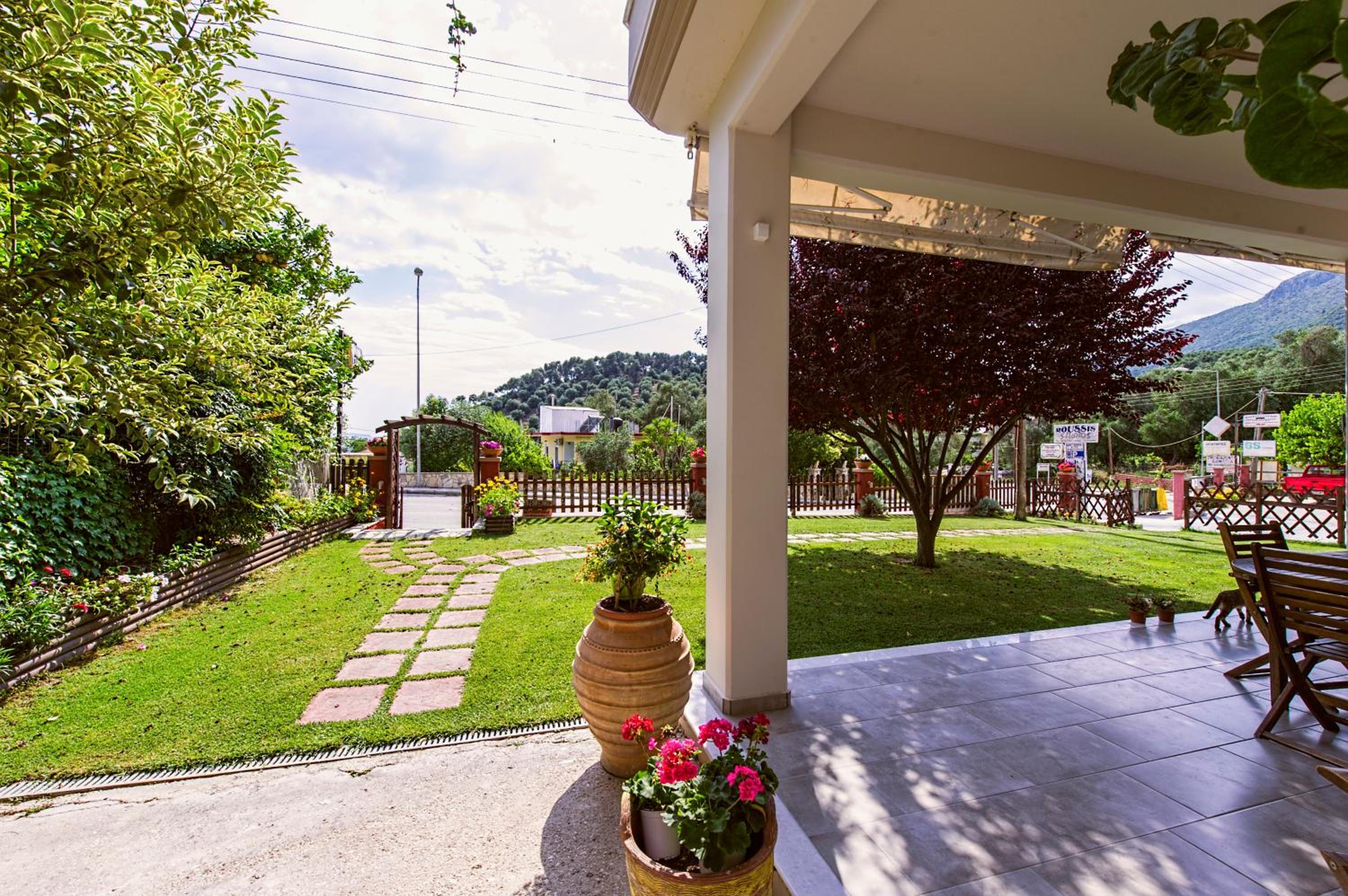 Rousis Studios