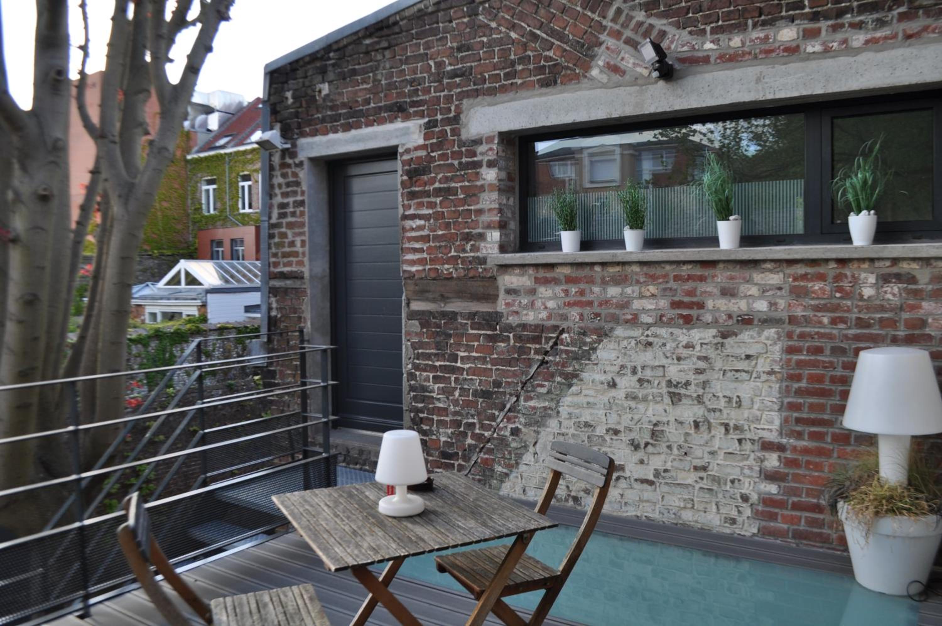 Balcony & Terrace