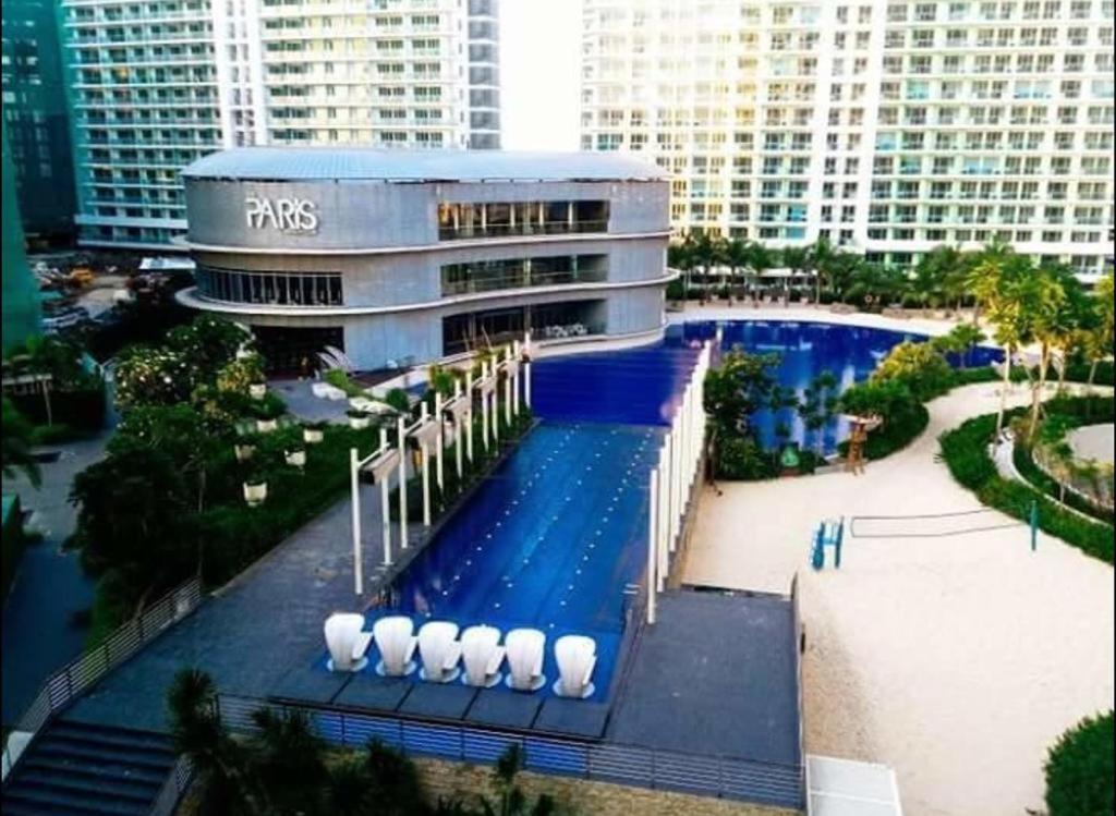 Azure Urban Resort Staycation in Manila view 4