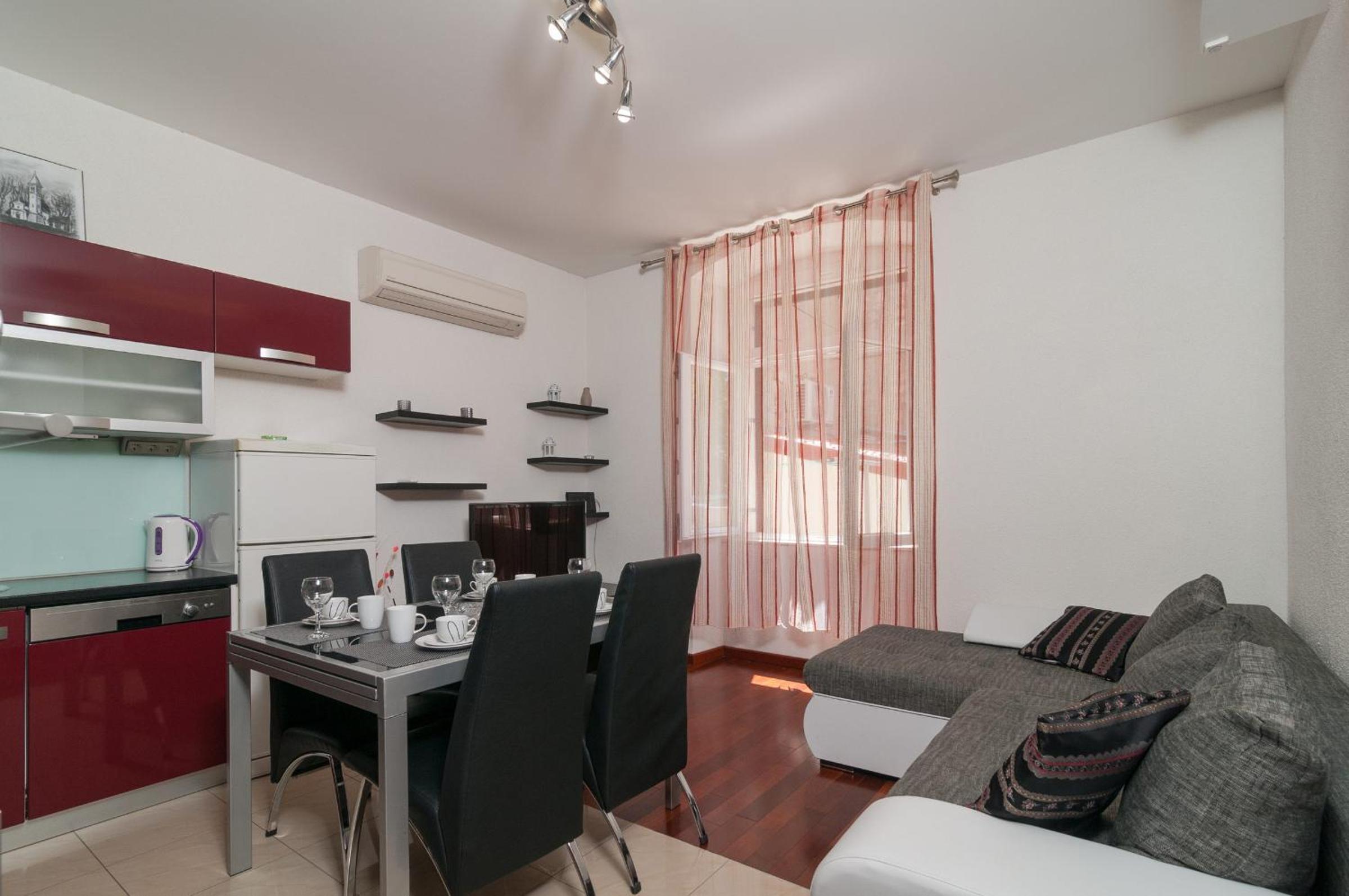 Split Center Apartment view 3