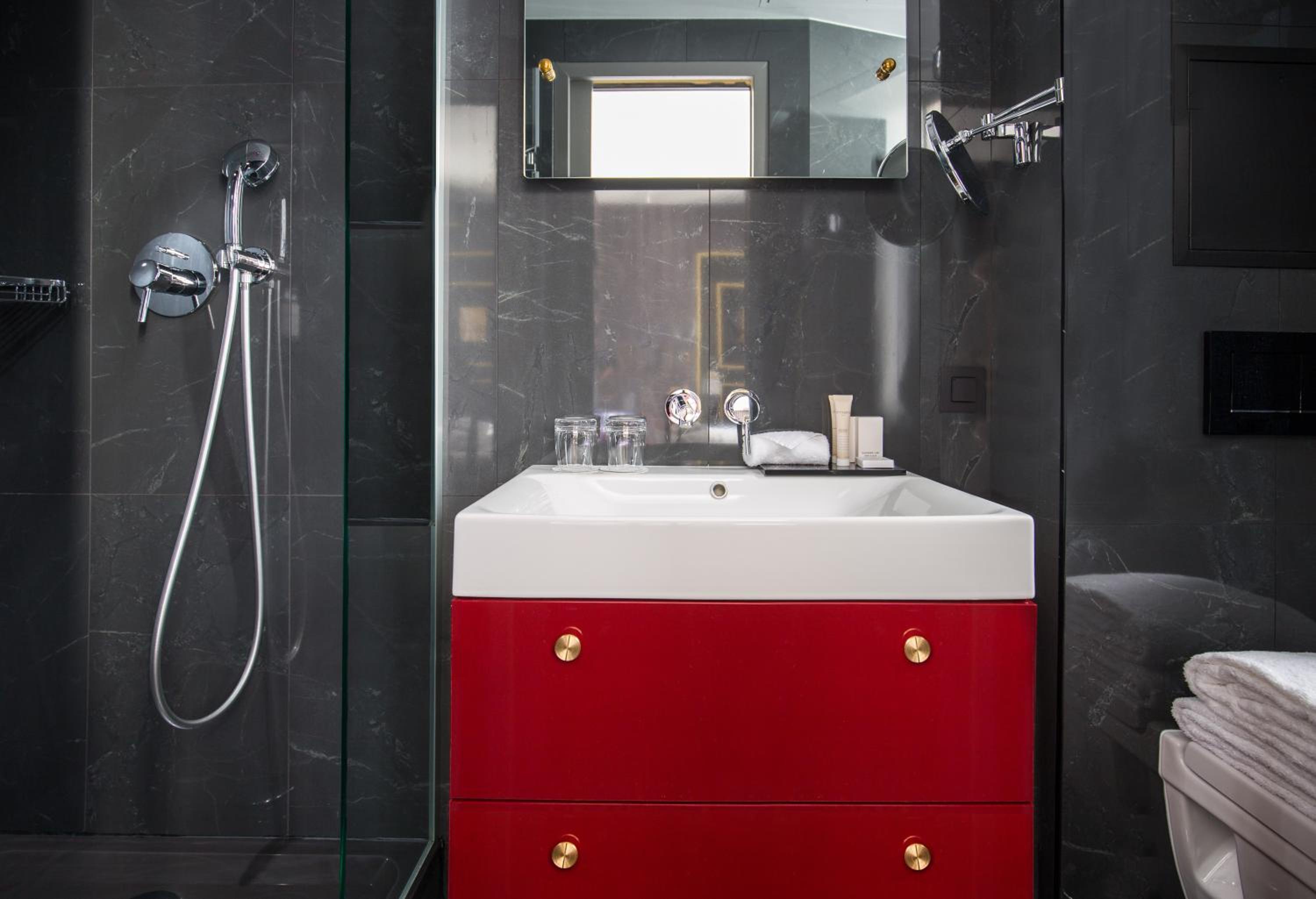 Snob Hotel 17
