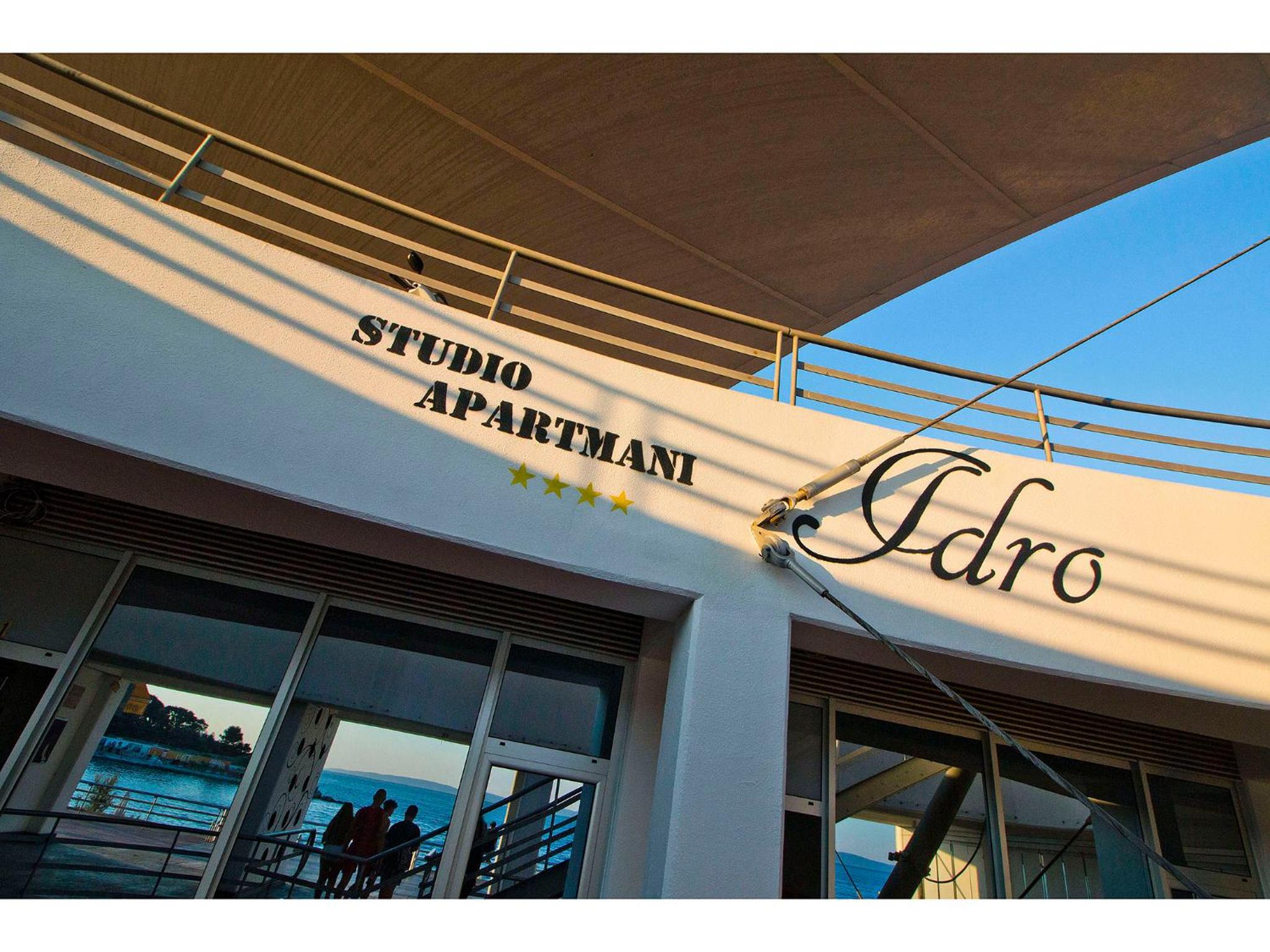 IDRO Studio Apartments directly at the beach