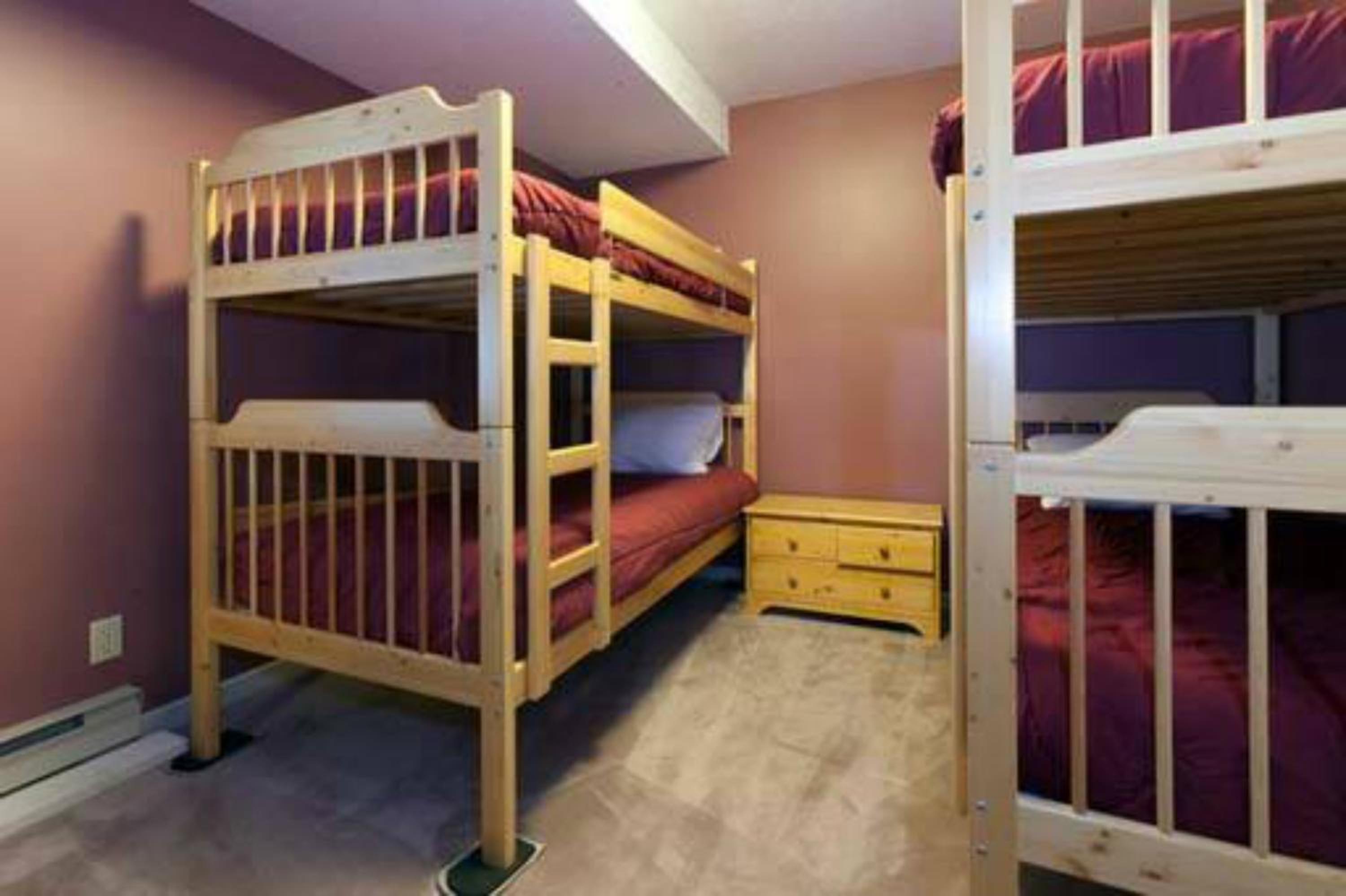 Vacation Homes by The Bulldog- Henk's Haven