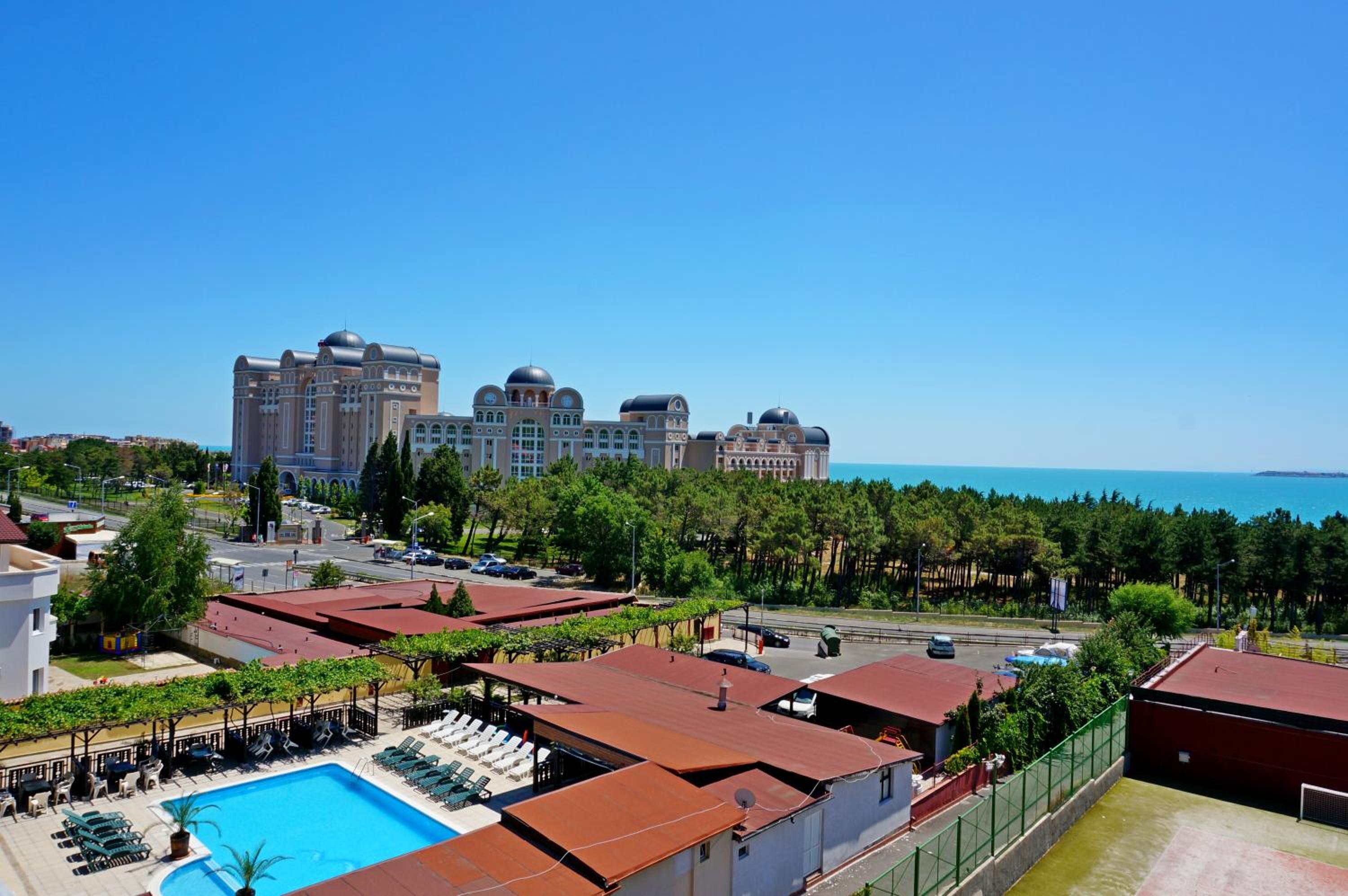 GT Green Fort Beach Apartments