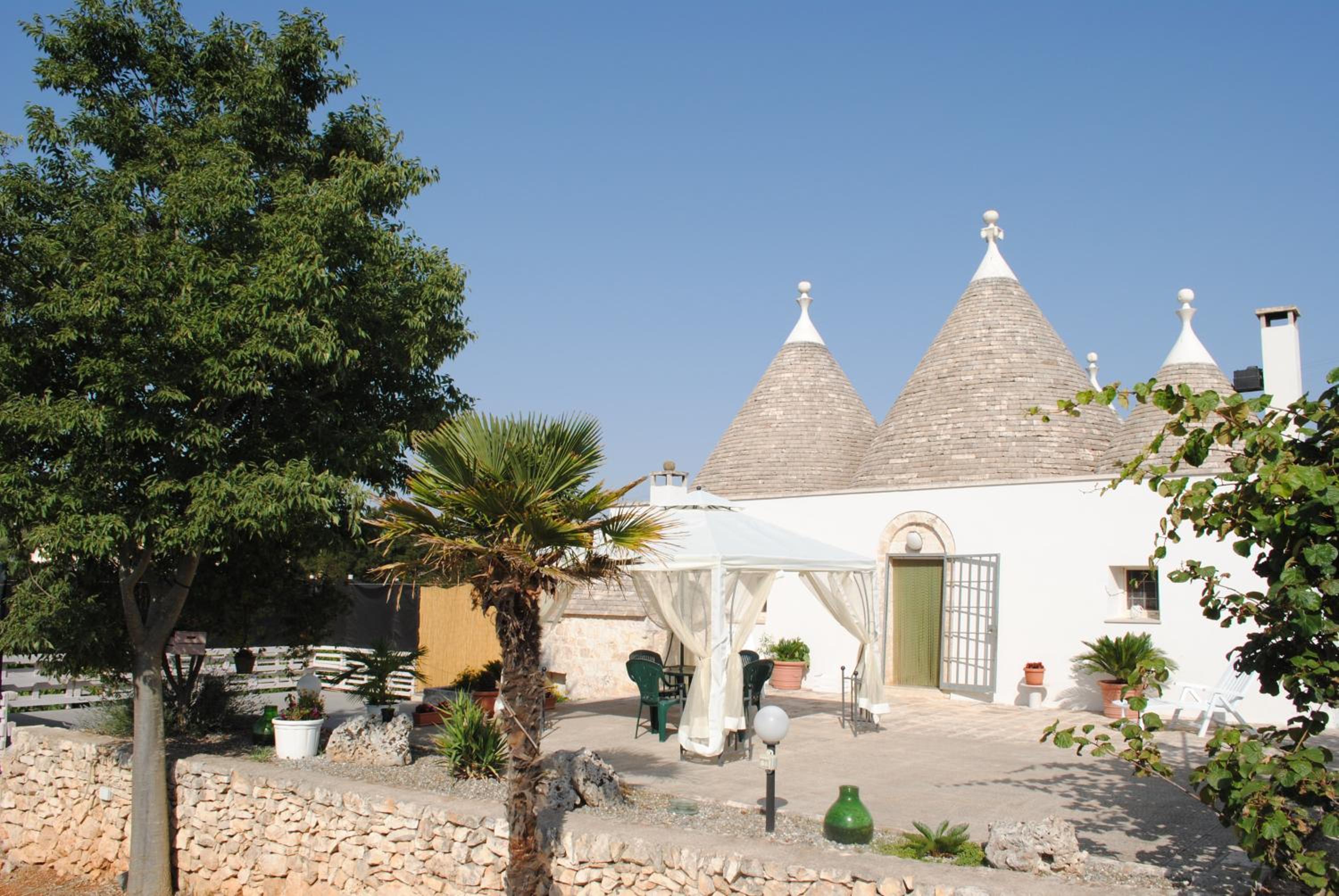 Trullo Pietraluna view 4