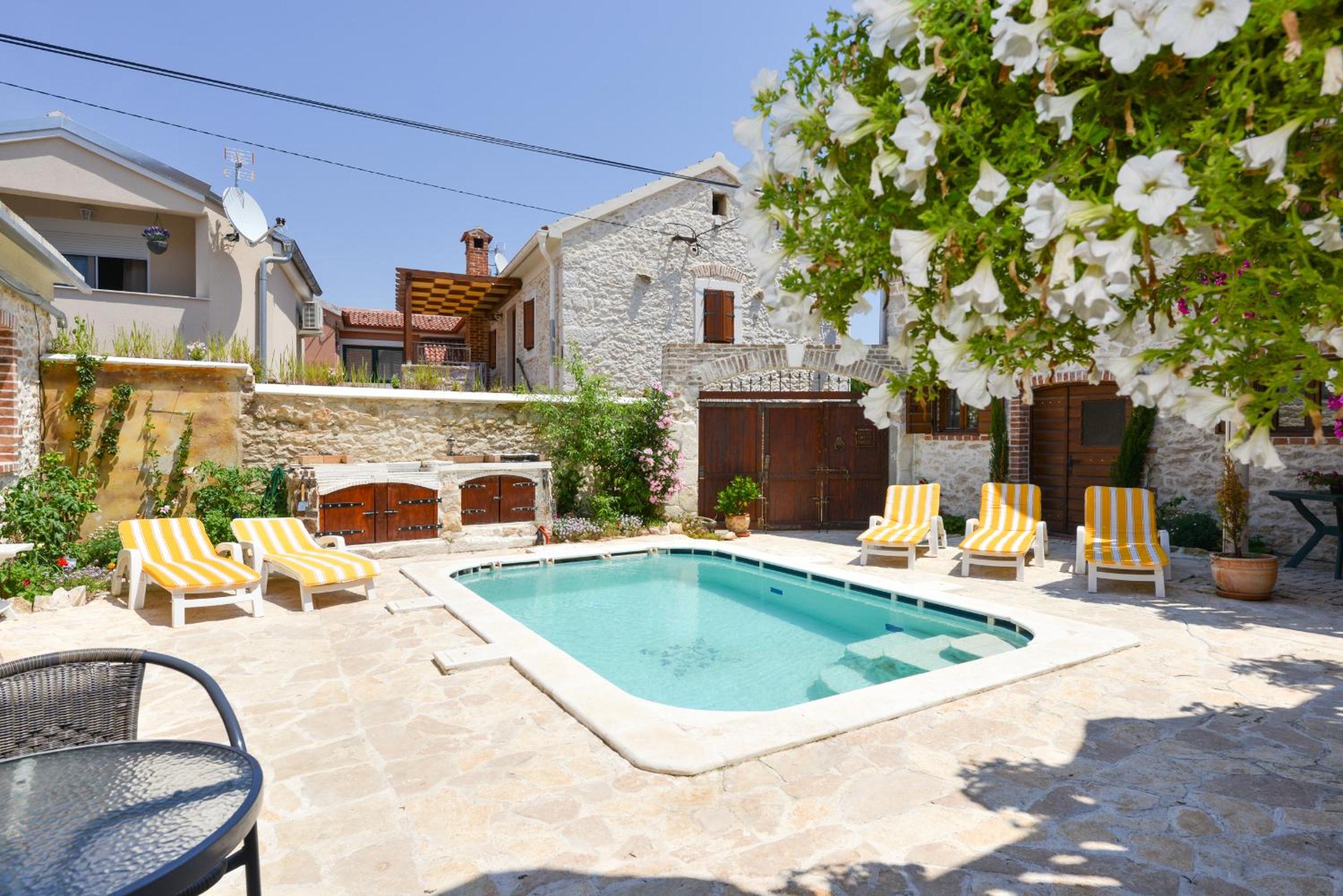 Studios Villa Romantica view 2