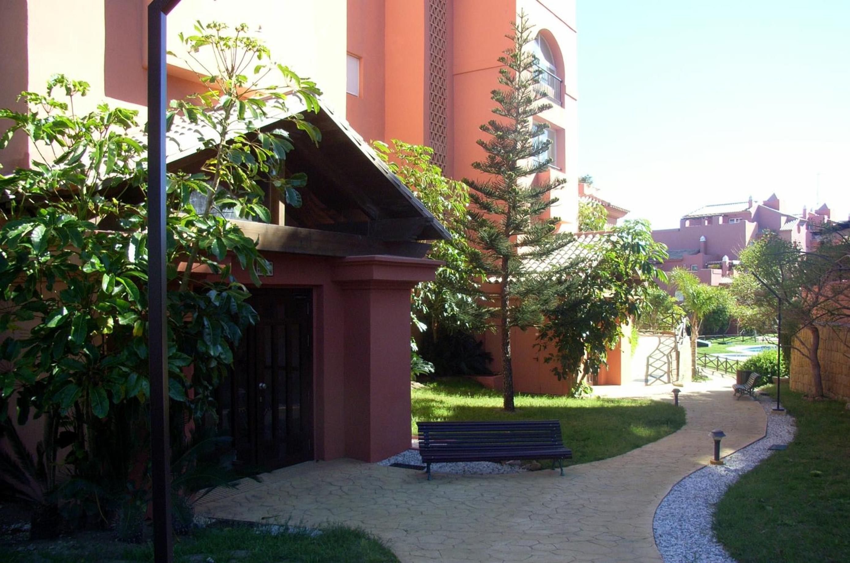Photo 10