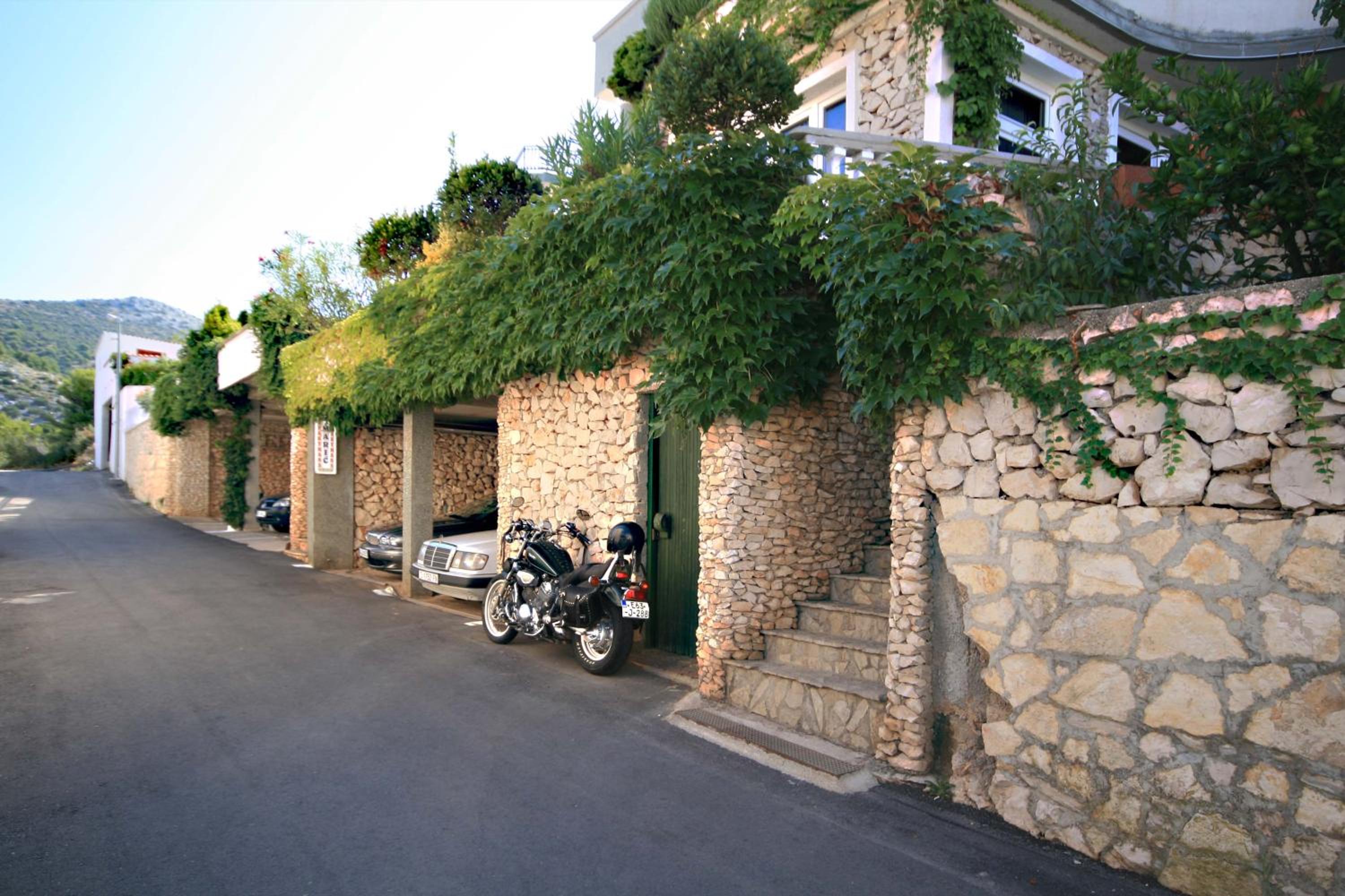 Photo 13