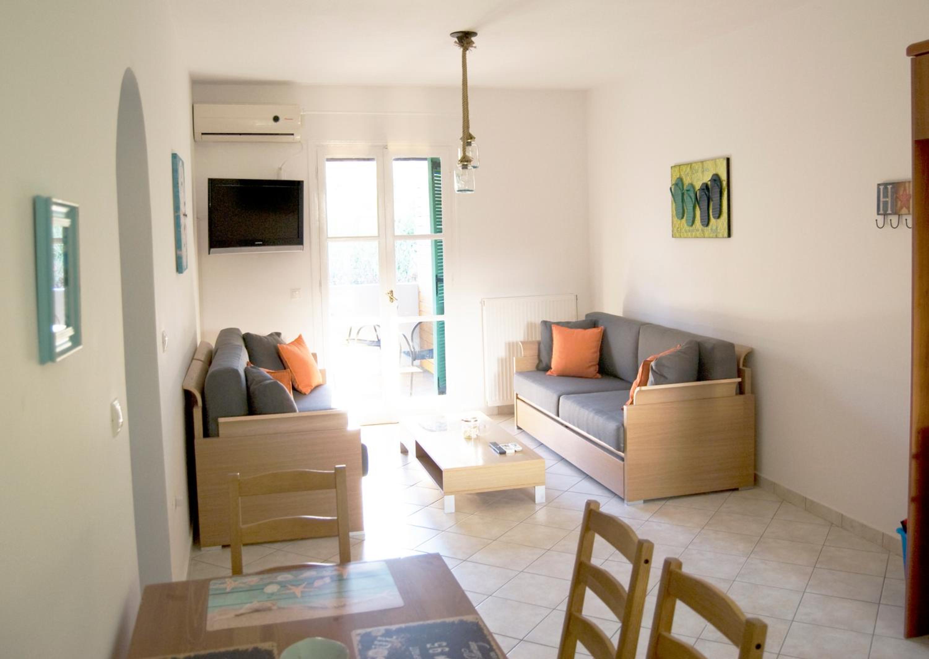 Naxos Olive & Home