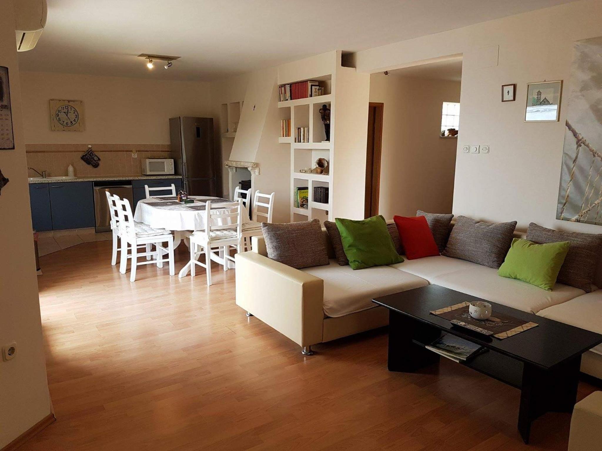 Apartment Tempera view 4