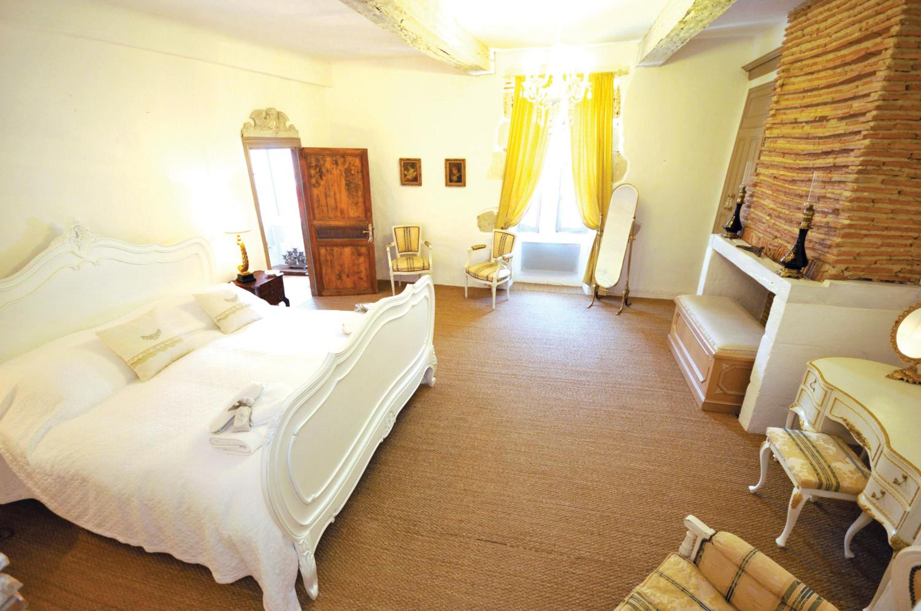 52 Eymet view 3