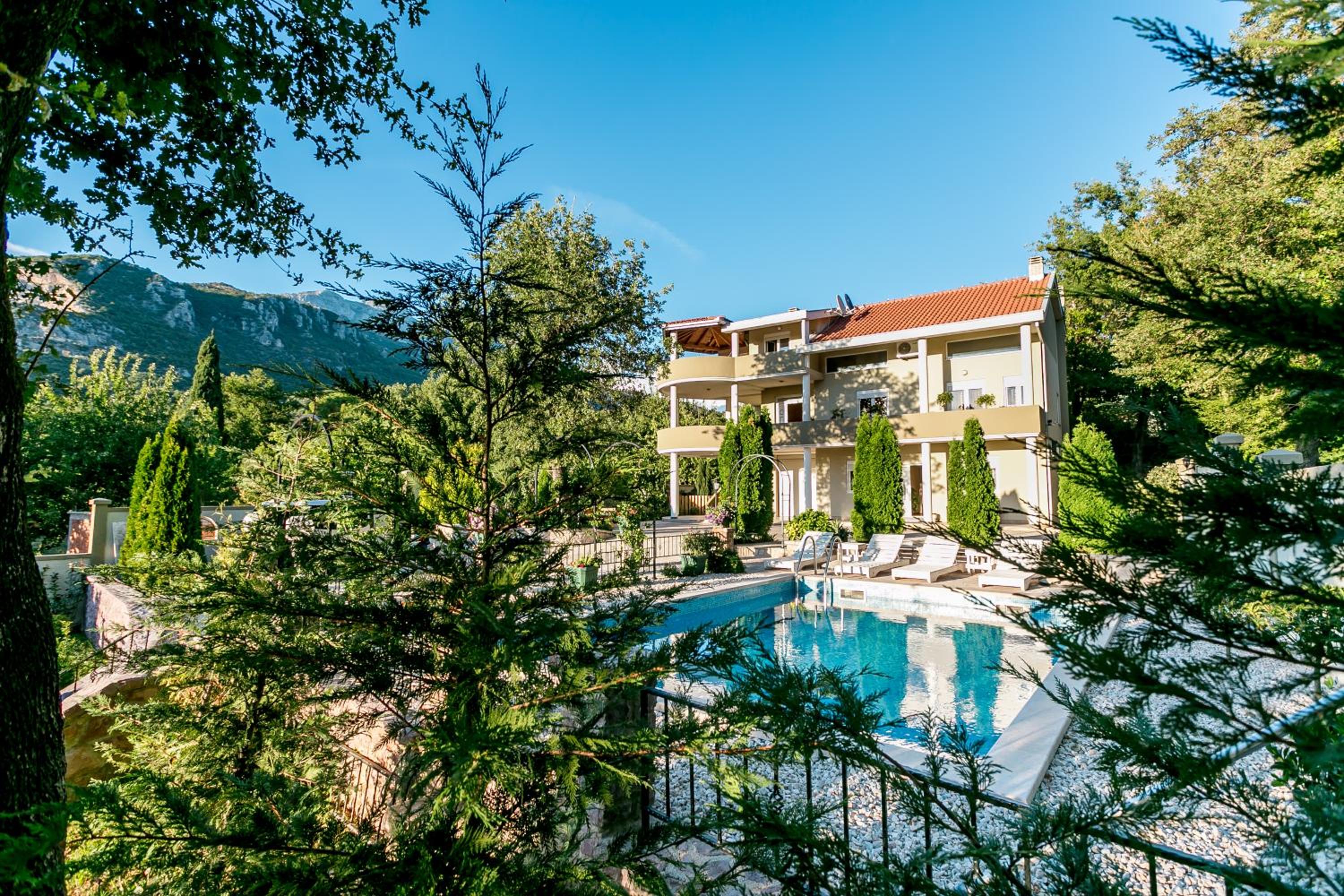 Hotel Villa Besha - Image 1