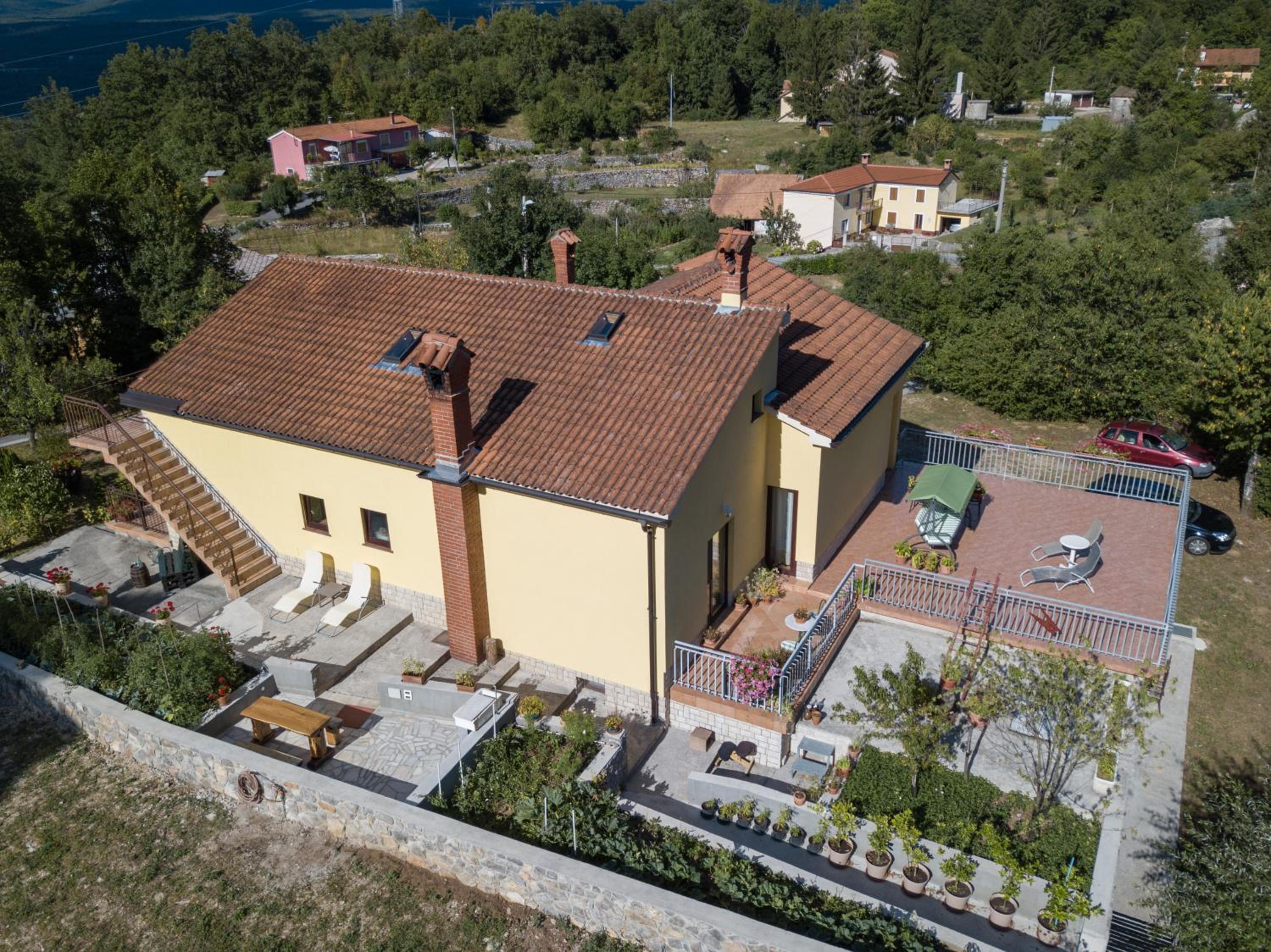 Apartment Tre Rose view 3