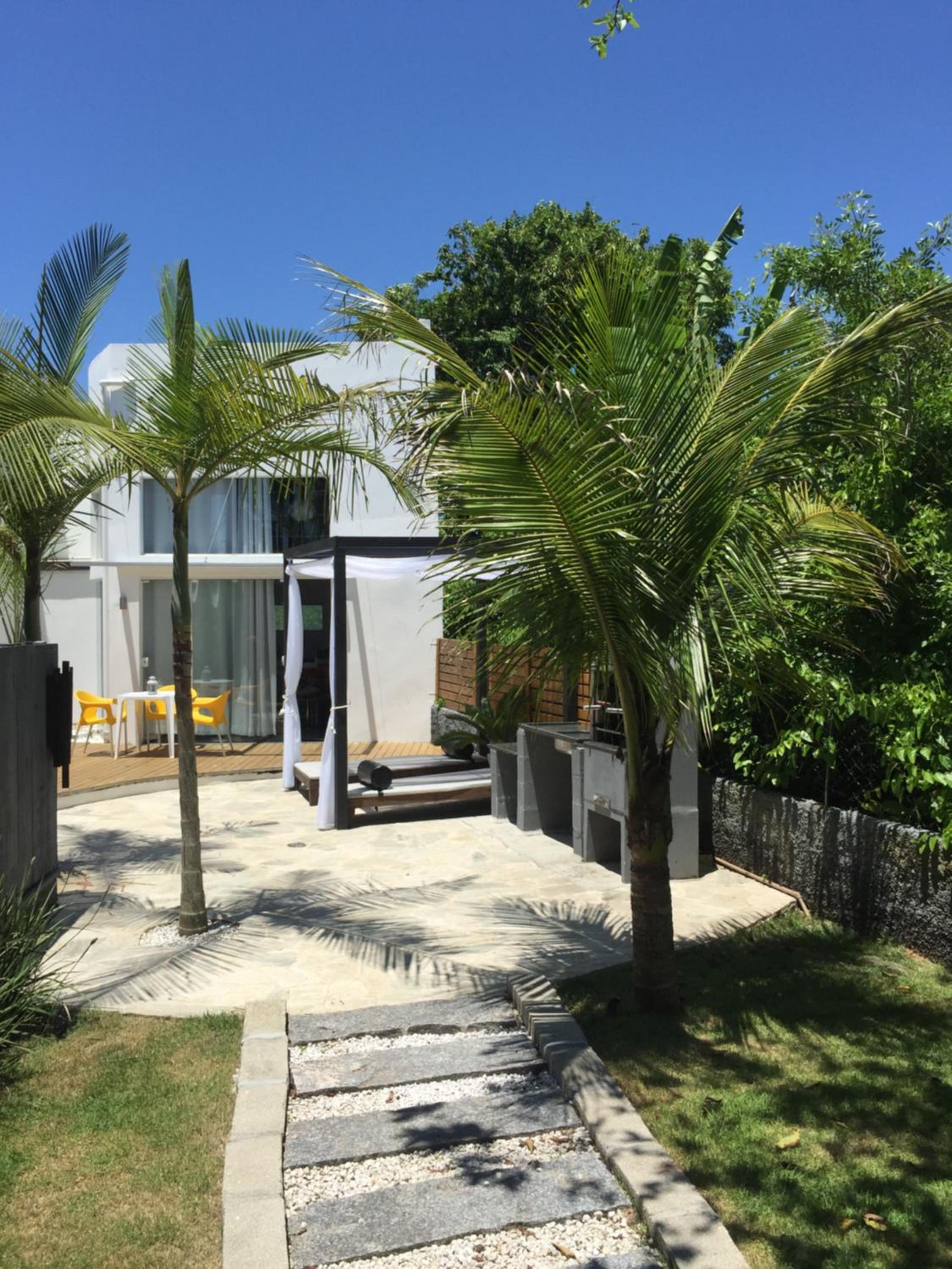 Stylish Beach House with pool