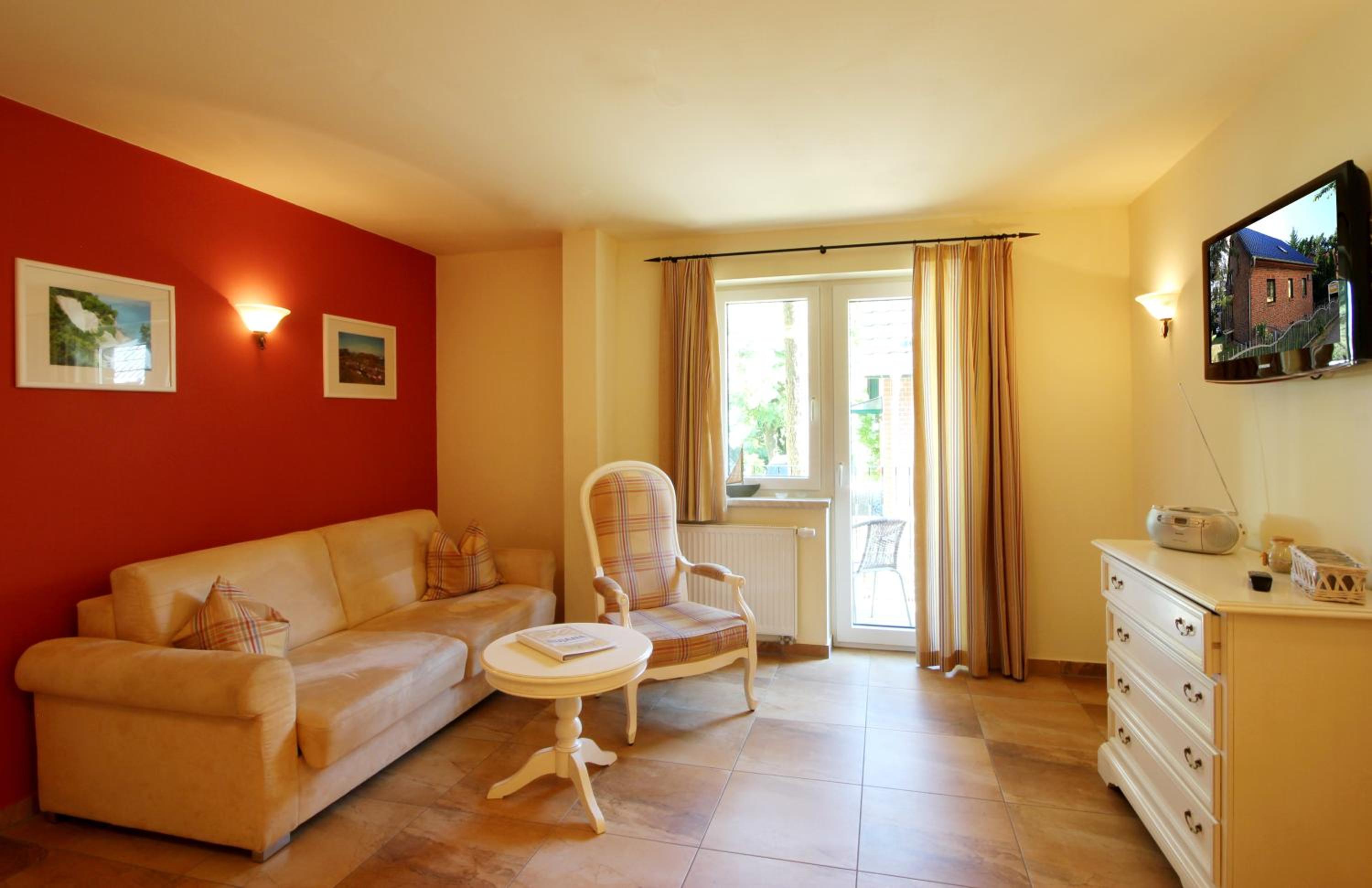 Apartmenthaus Hus Übi by Rujana