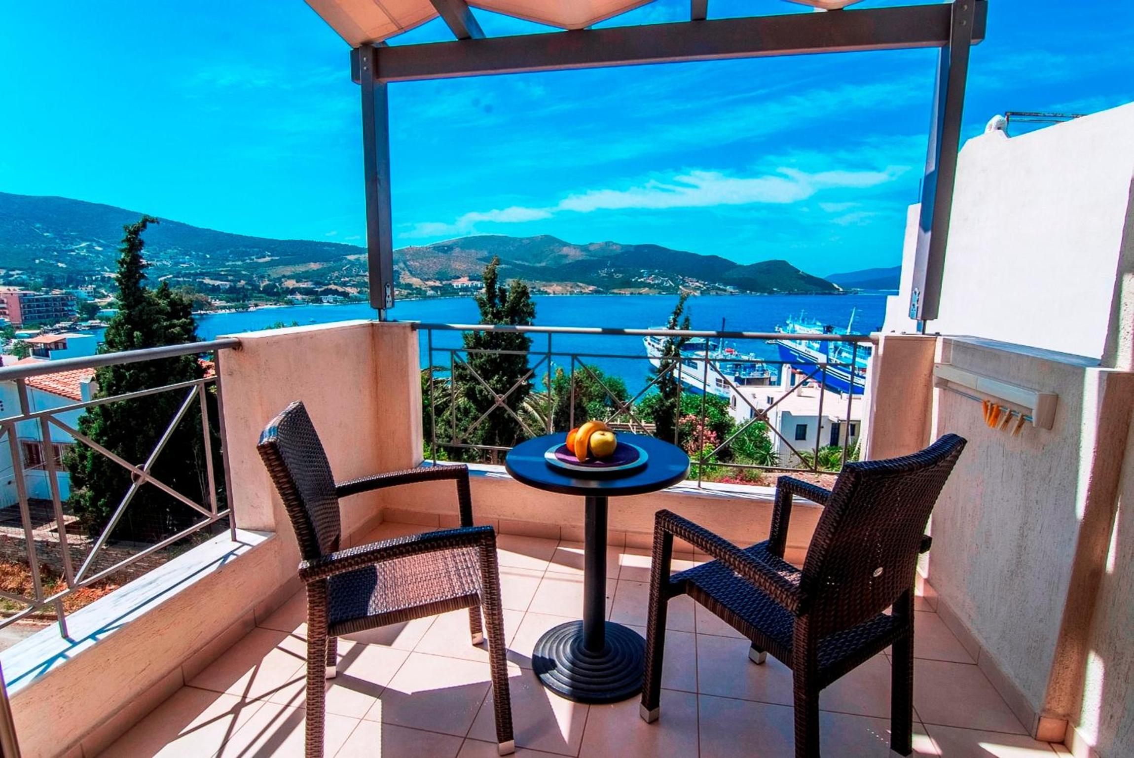 Thea Hotel - Studios & Suites