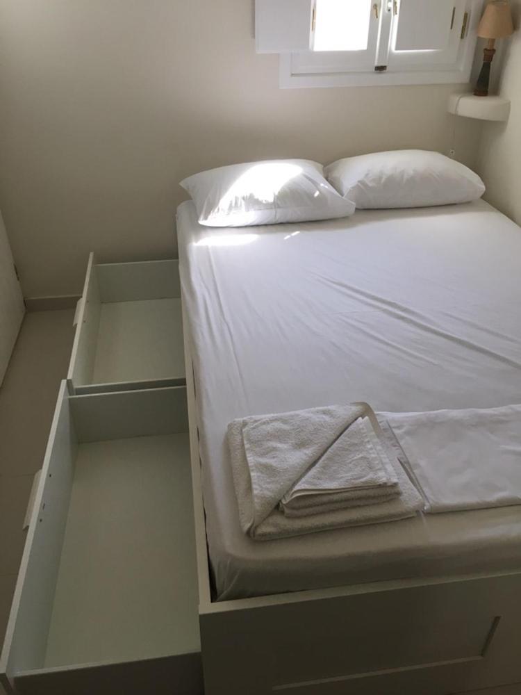 Cosy studio in Santorini view 4