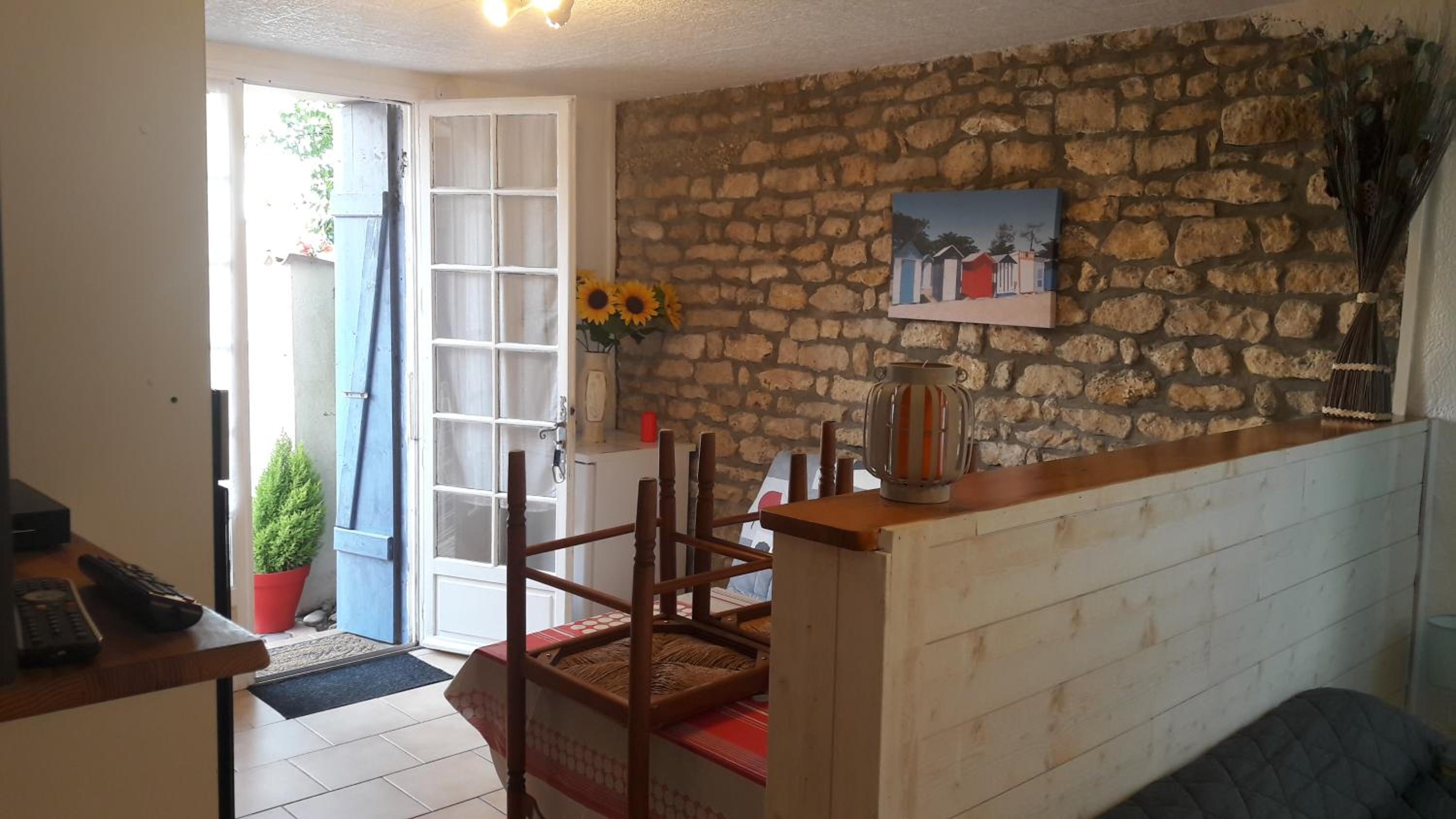Ma Chaumiere Studio view 5