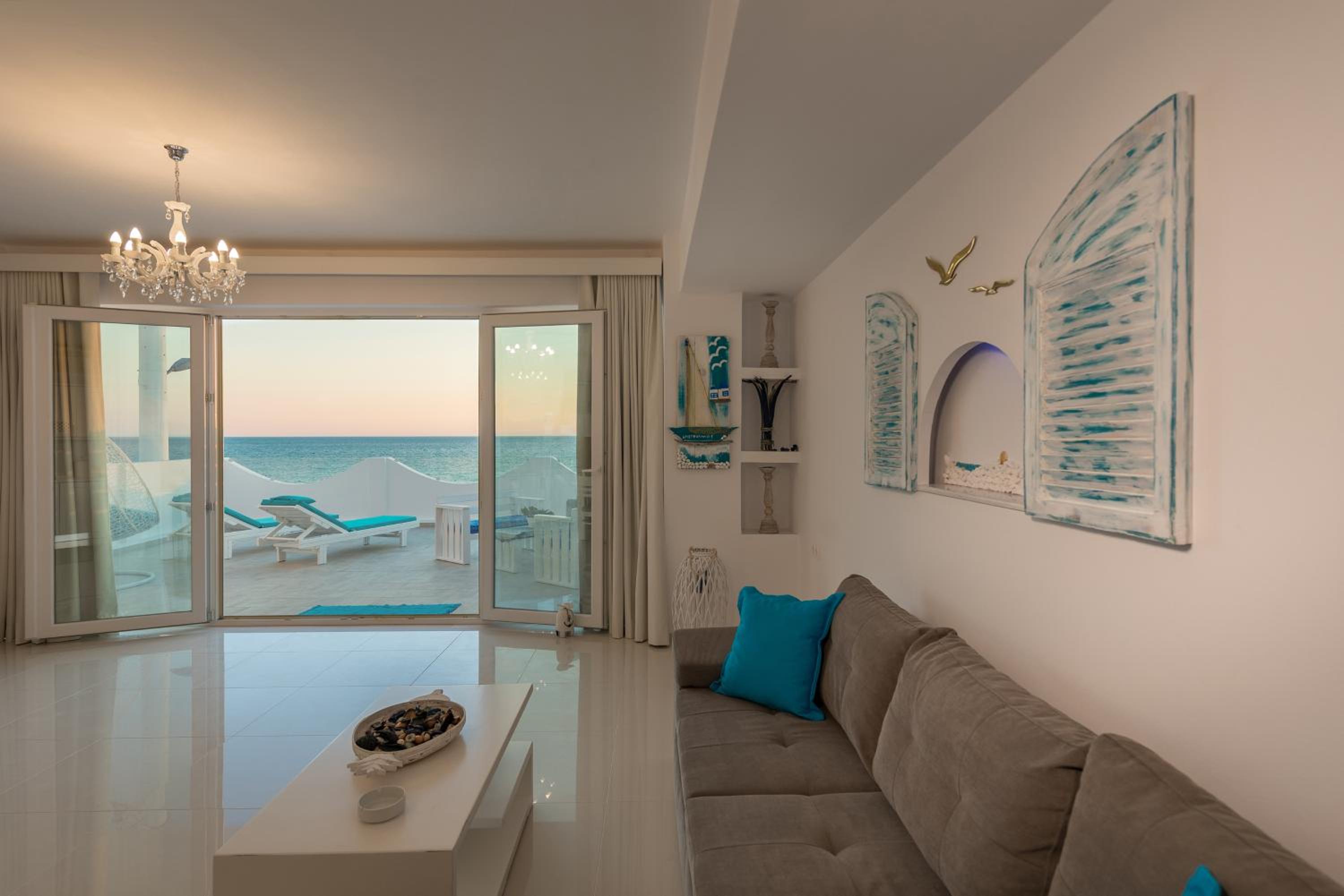 Aristodimos Luxury Suite