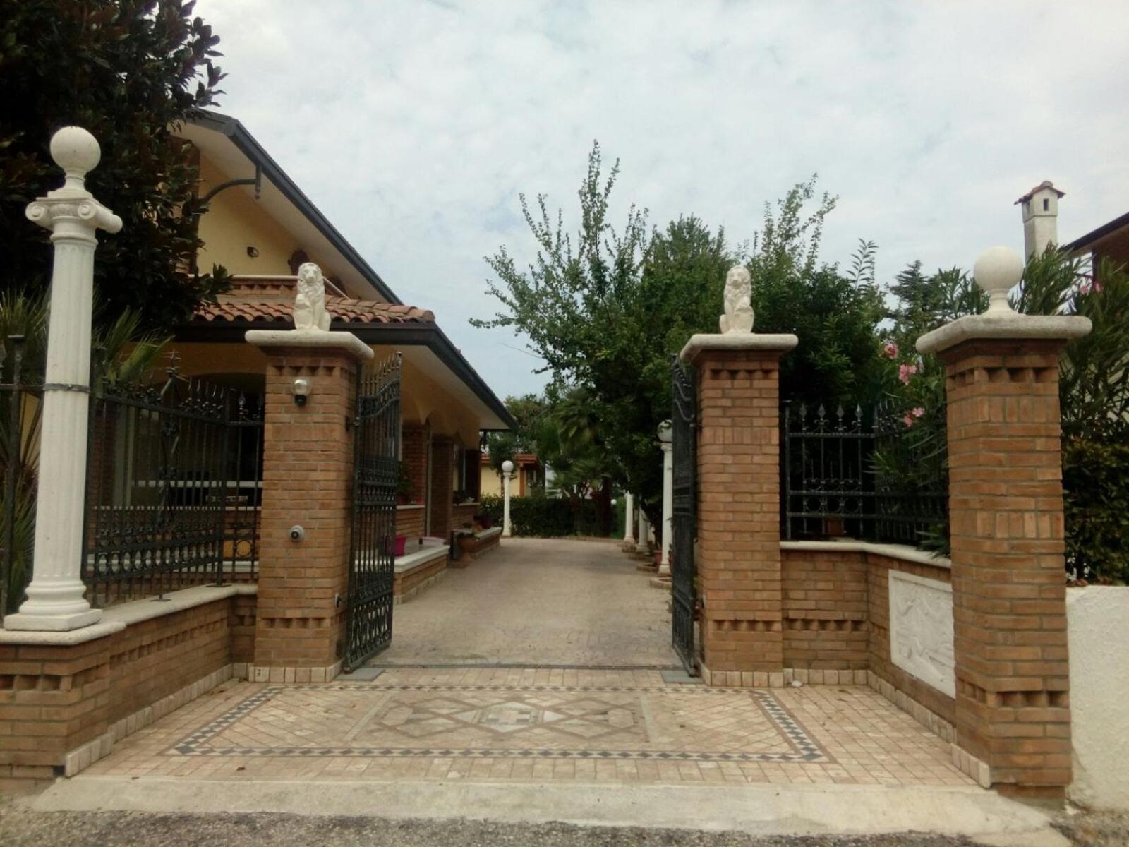 Villa leonia view 3