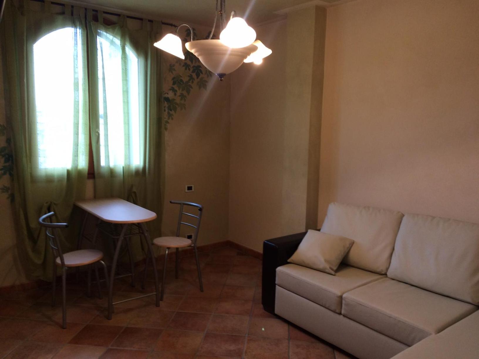 Hotel Villa con piscina a Imperia, Italy - Image 1