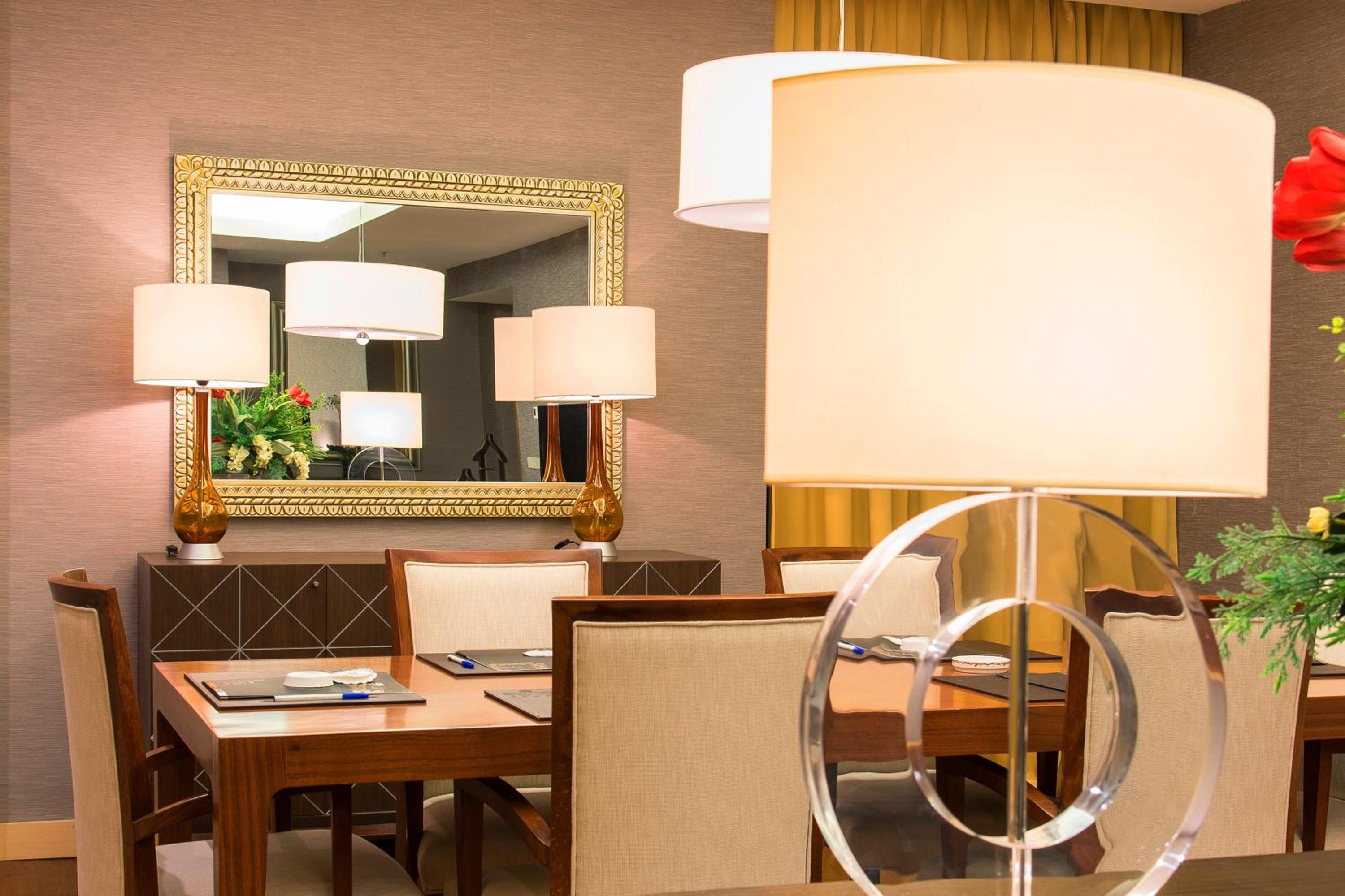 Lobby & Reception