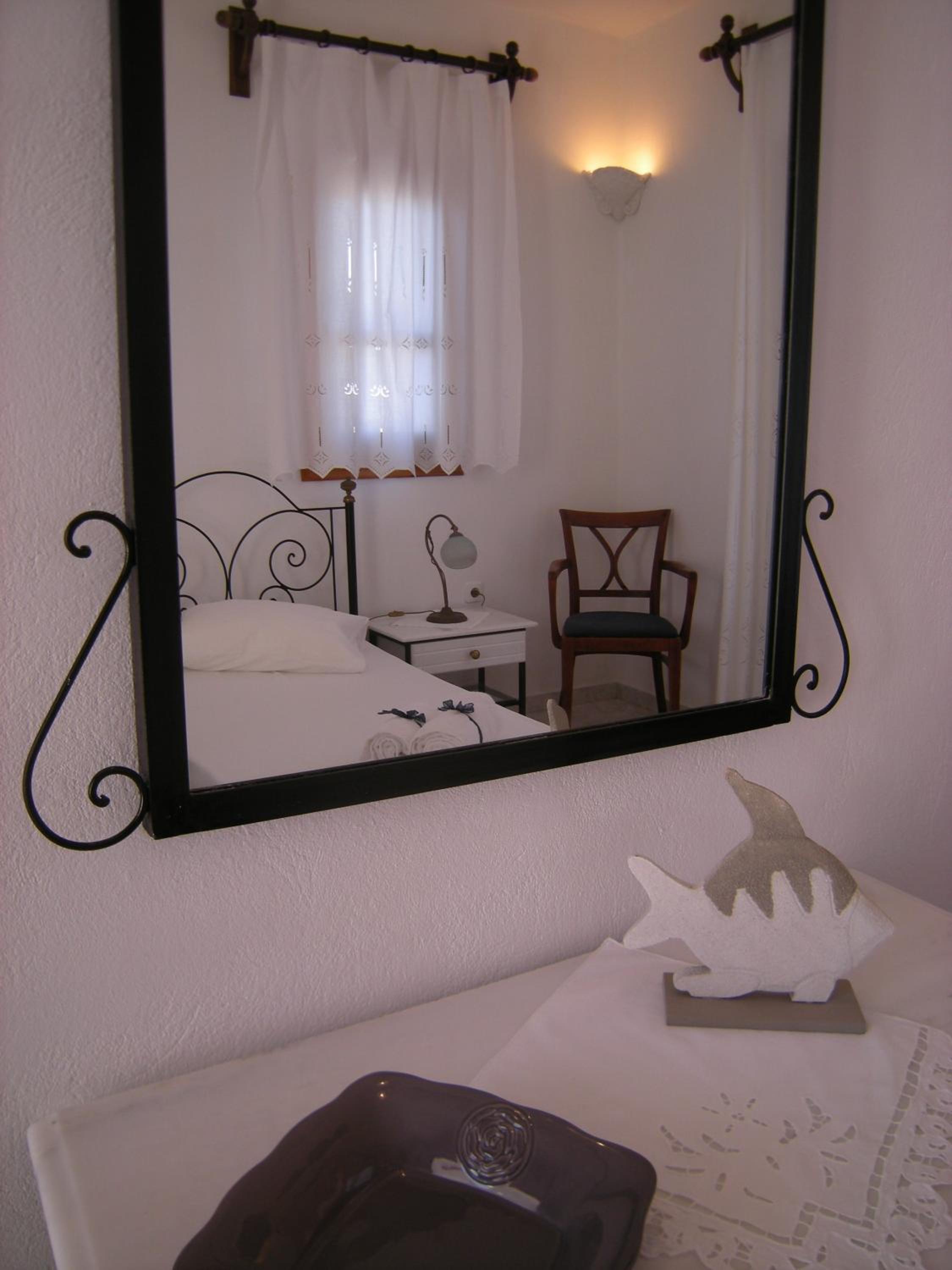 Roussos Beach Hotel