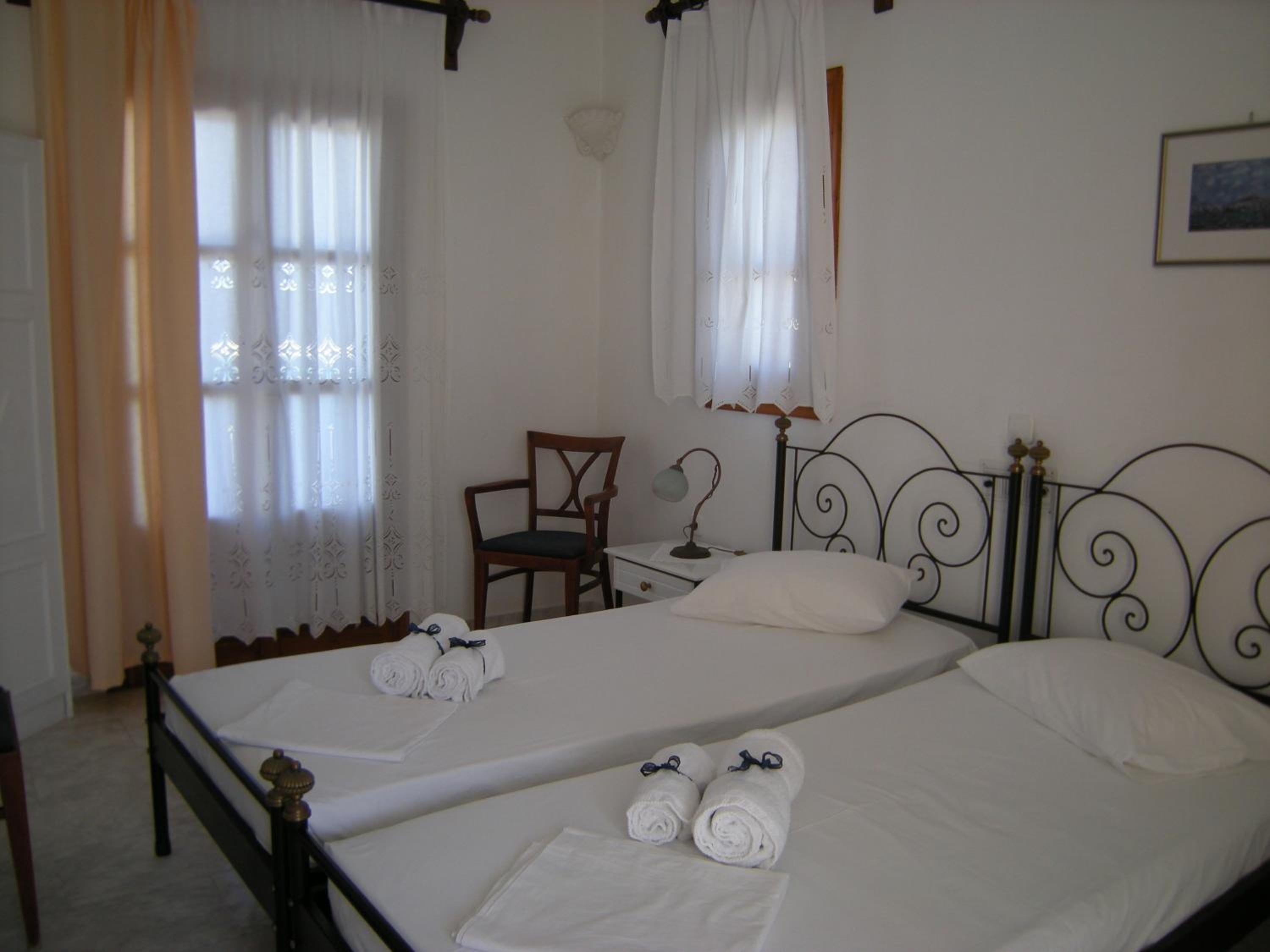 Roussos Beach Hotel