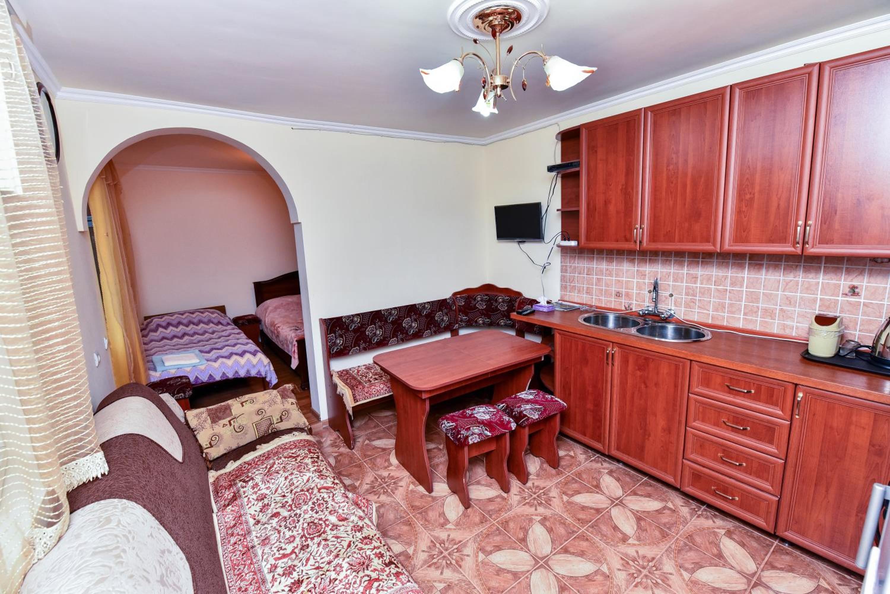 Aghasu Tun B&B