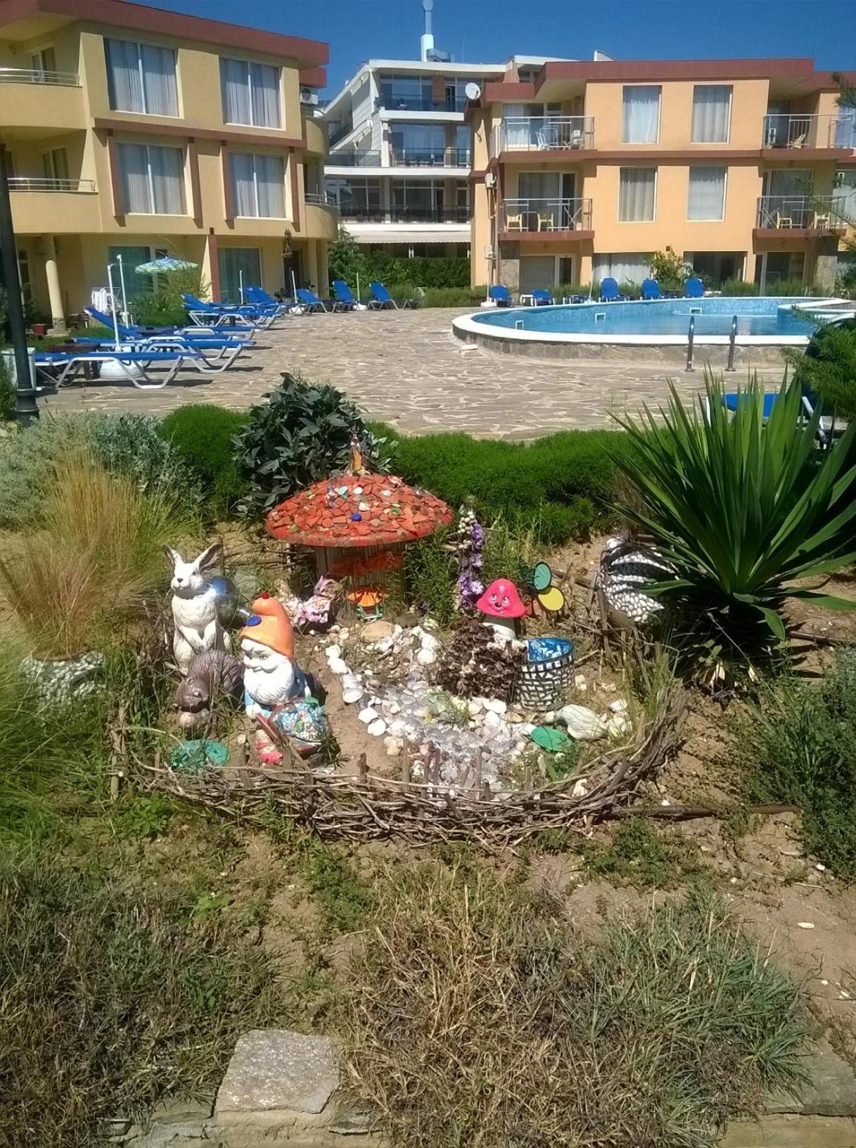 Photo 33