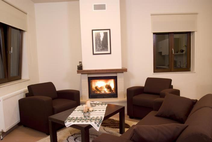 Samaria Village