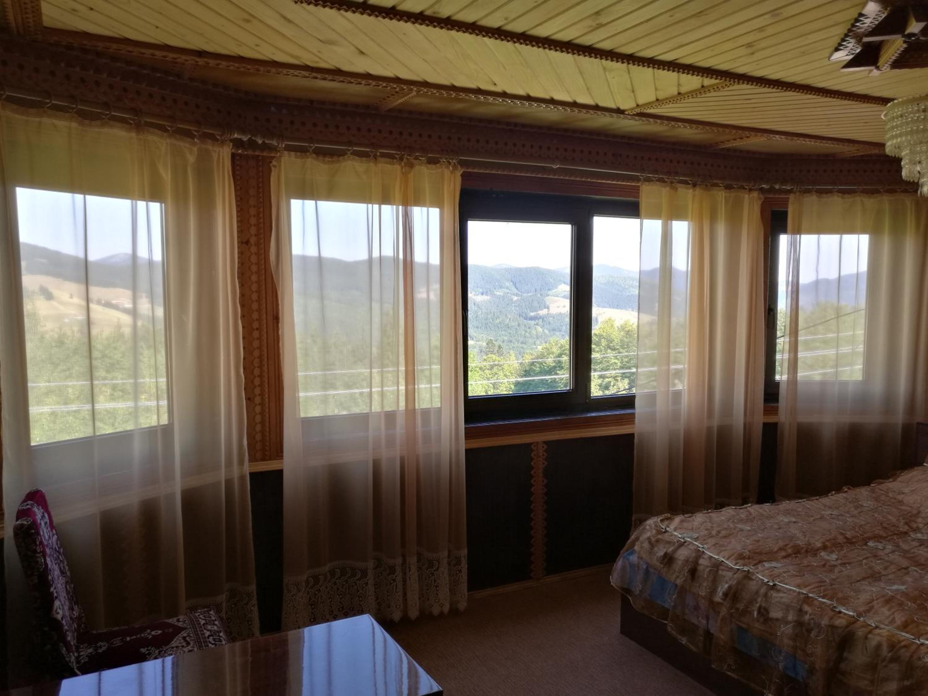Gutsulska Oselya view 5