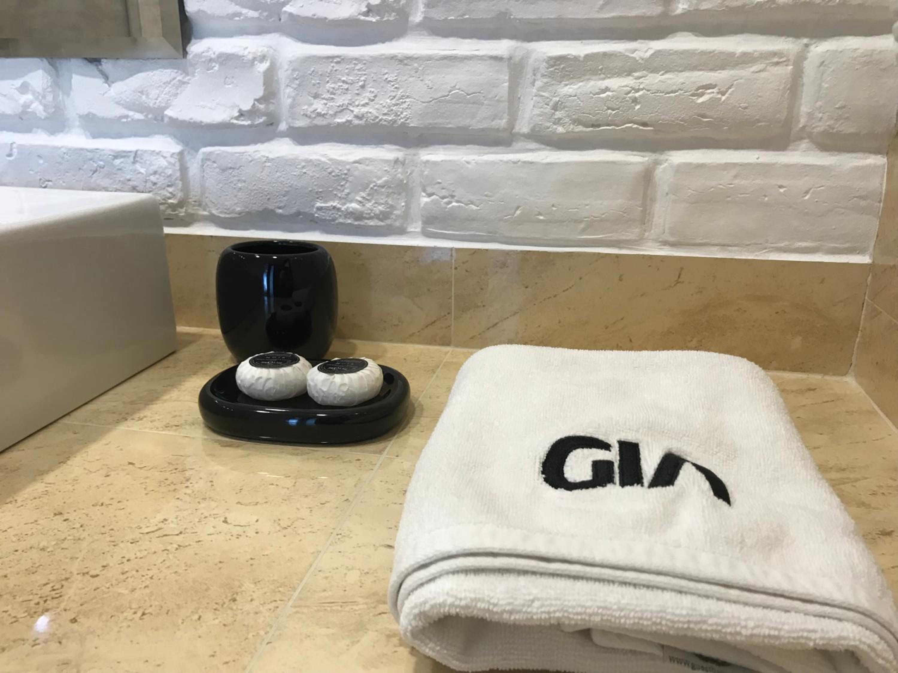 GIA Suites