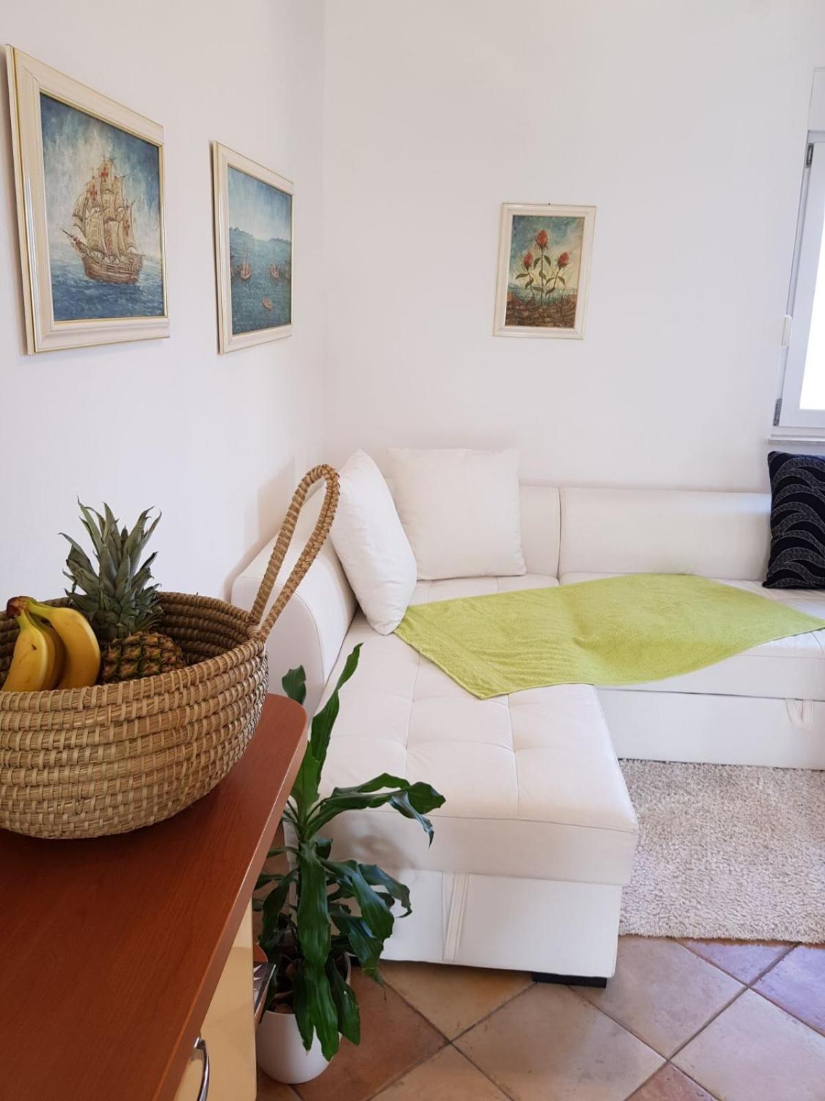 Apartment in Čiovo near beach, Trogir