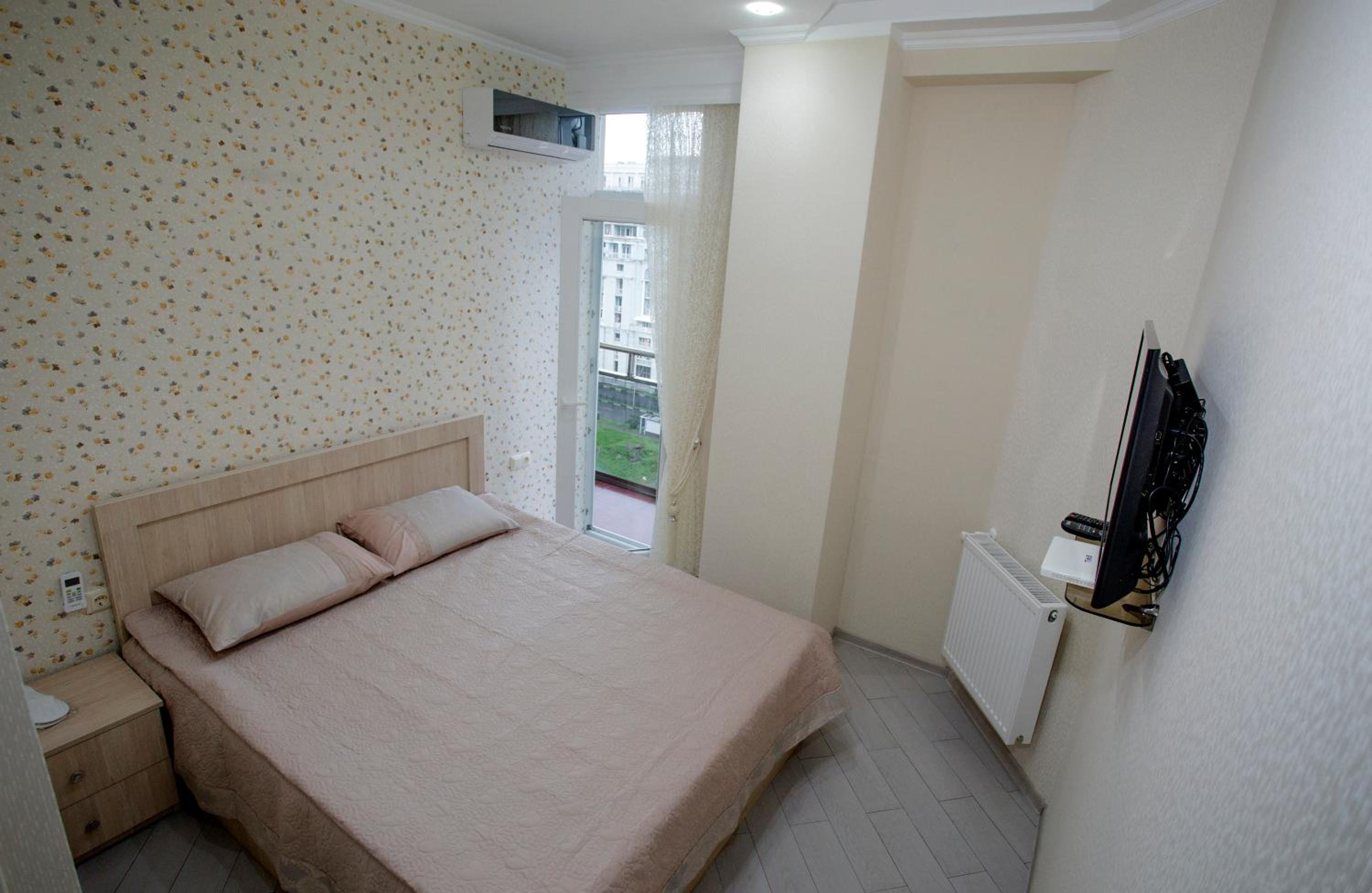 5 Rooms view 2