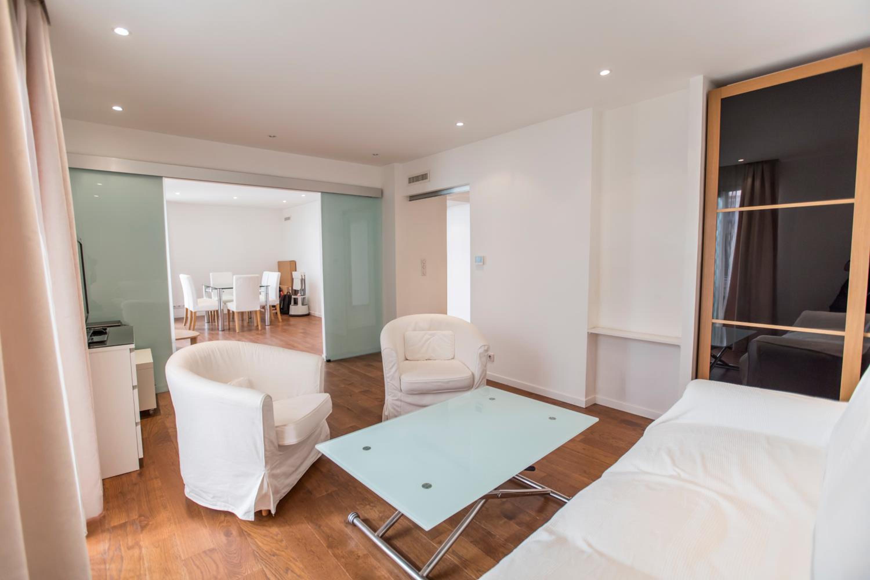 Imperial Apartment by Connexion